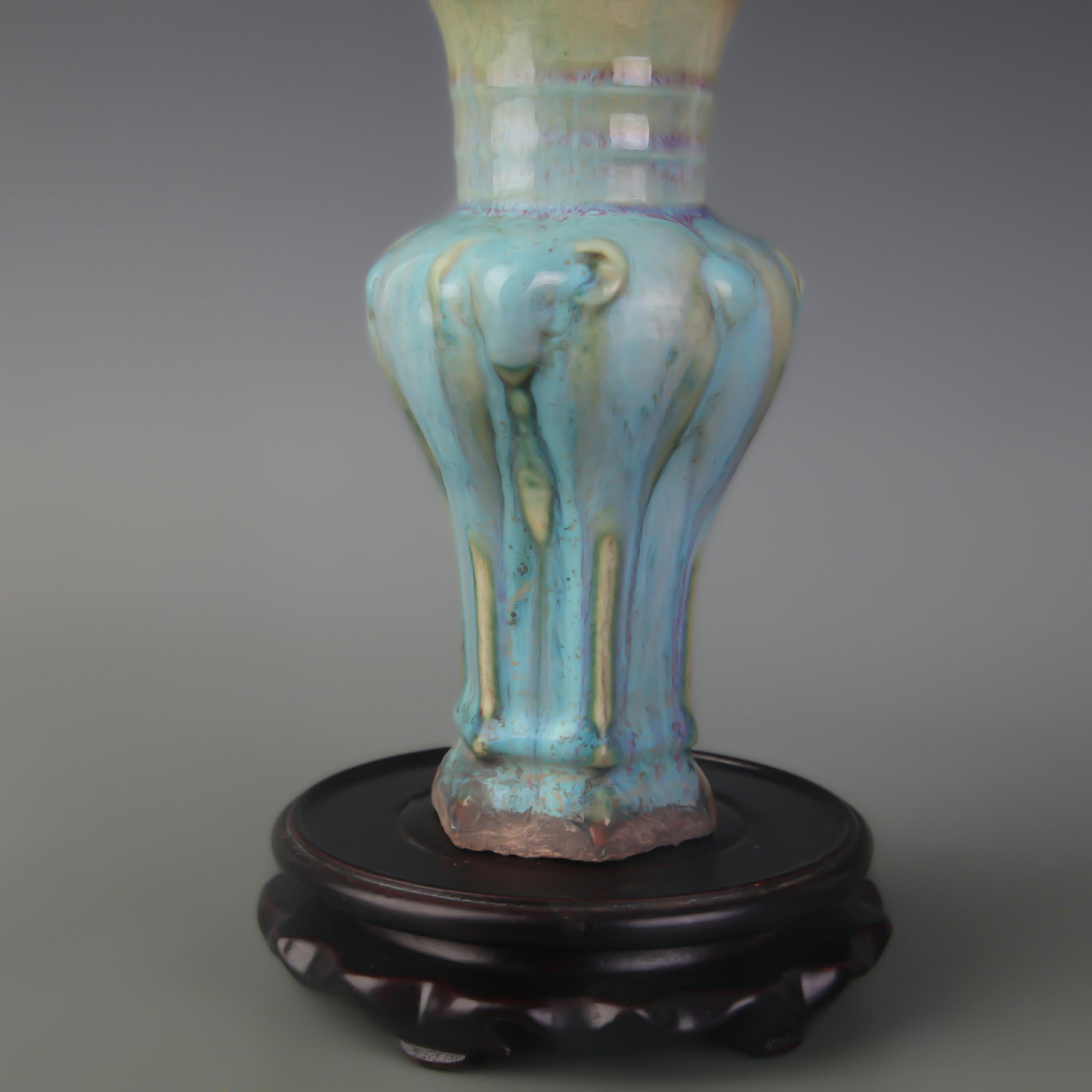 A JUN-GLAZED ‘THREE RAMS’ ZUN VASE - 3