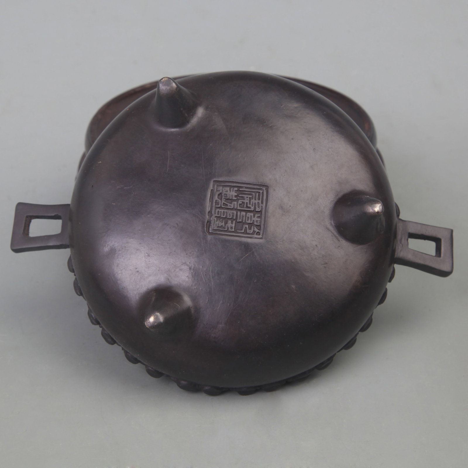 A BRONZE FU SHAN-STYLE INCENSE DIFFUSER WITH BAGUA PATTERNS - 6