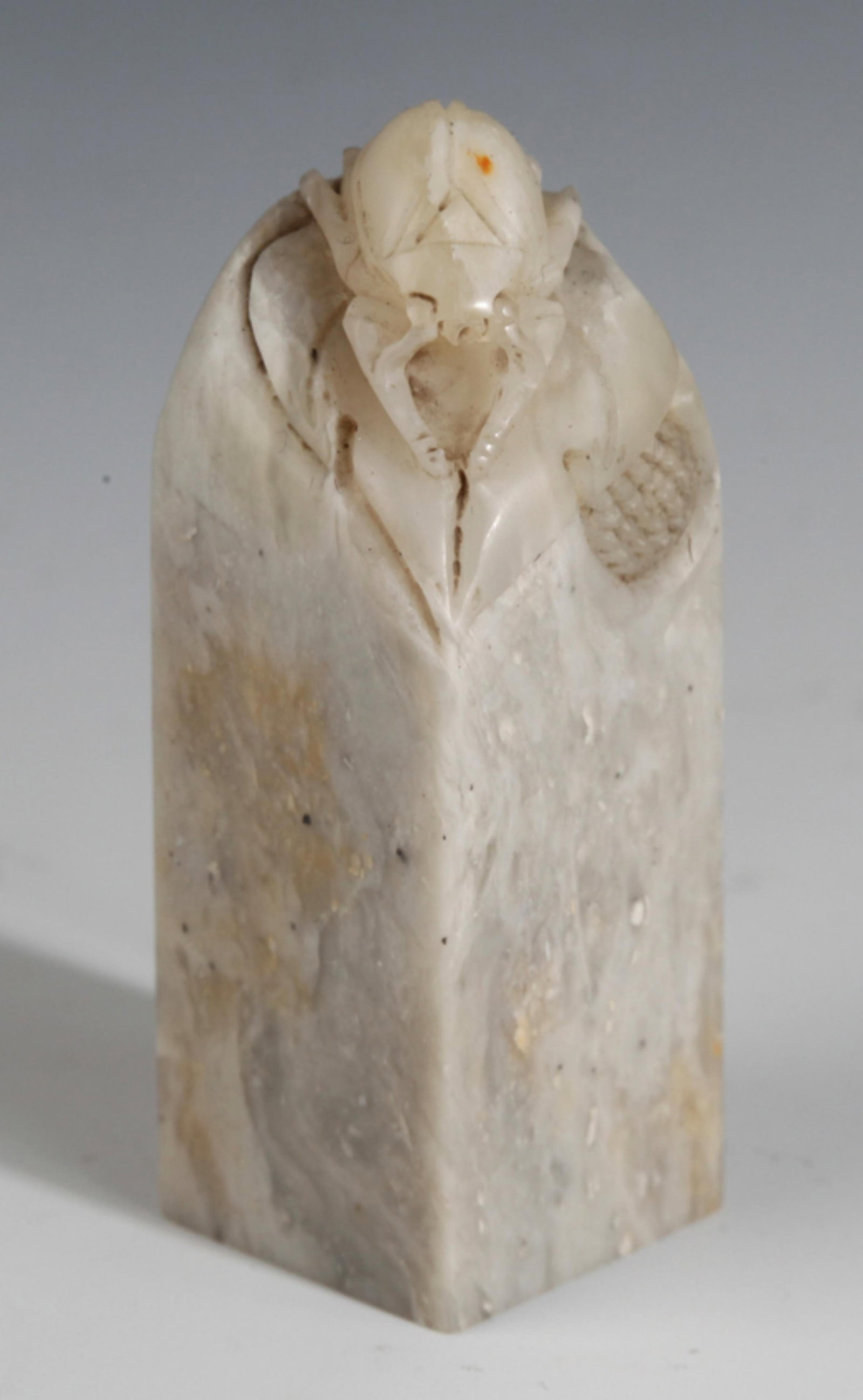 A FINE CARVED SHOUSHAN STONE SEAL: 20th Century; High: 2.1 inch; Width: 0.6 inch