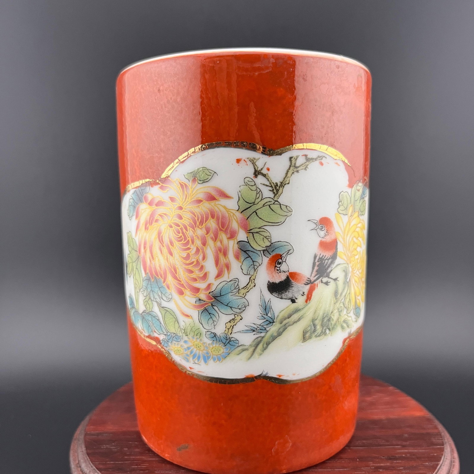 FAMILLE ROSE ENAMEL COLOR PORCELAIN BRUSH POT: ; High: 4.6 inch; Diameter: 3.2 inch. Wooden base for picture and display only.