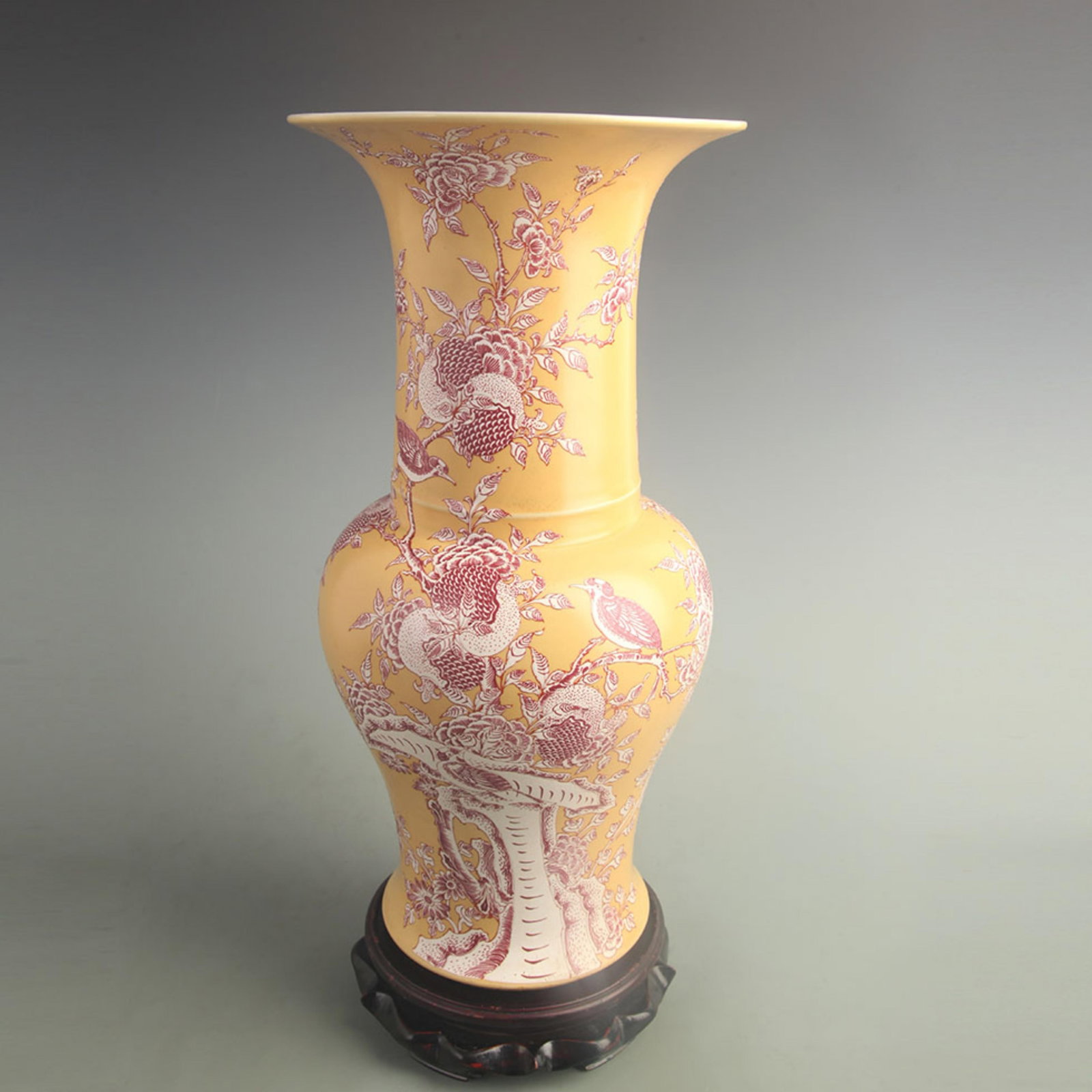 YELLOW-GROUND POMEGRANATE FLOWER PAINTED FLOWER VASE: Qing Dynasty; High: 16.7 inch; Width: 8.30 inch; Woodbase for picture and display only
