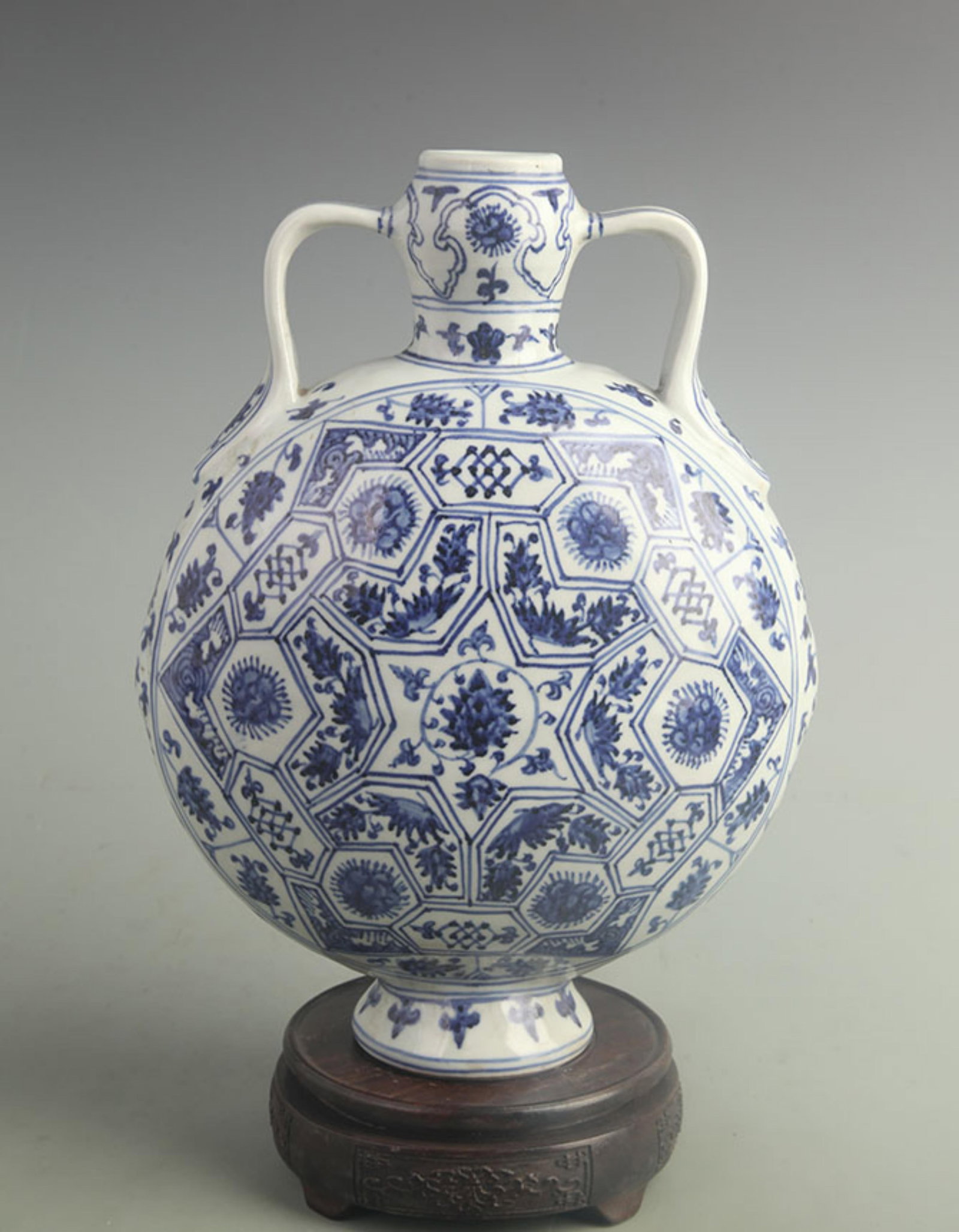 BLUE AND WHITE PORCELAIN MOON FLASK WITH FLORAL DECORATION (1 of 5)
