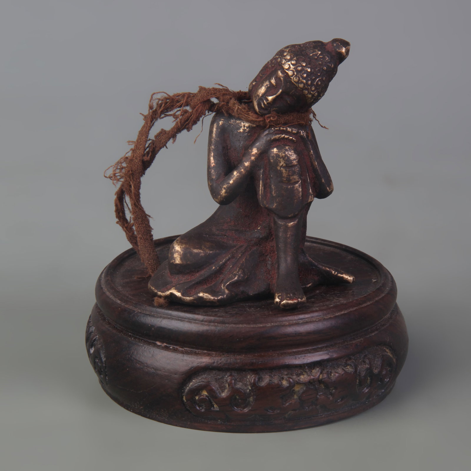 SMALL TIBETAN BUDDHIST FIGURE: Qing Dynasty; High: 2.7 inch; Woodbase for picture and display only