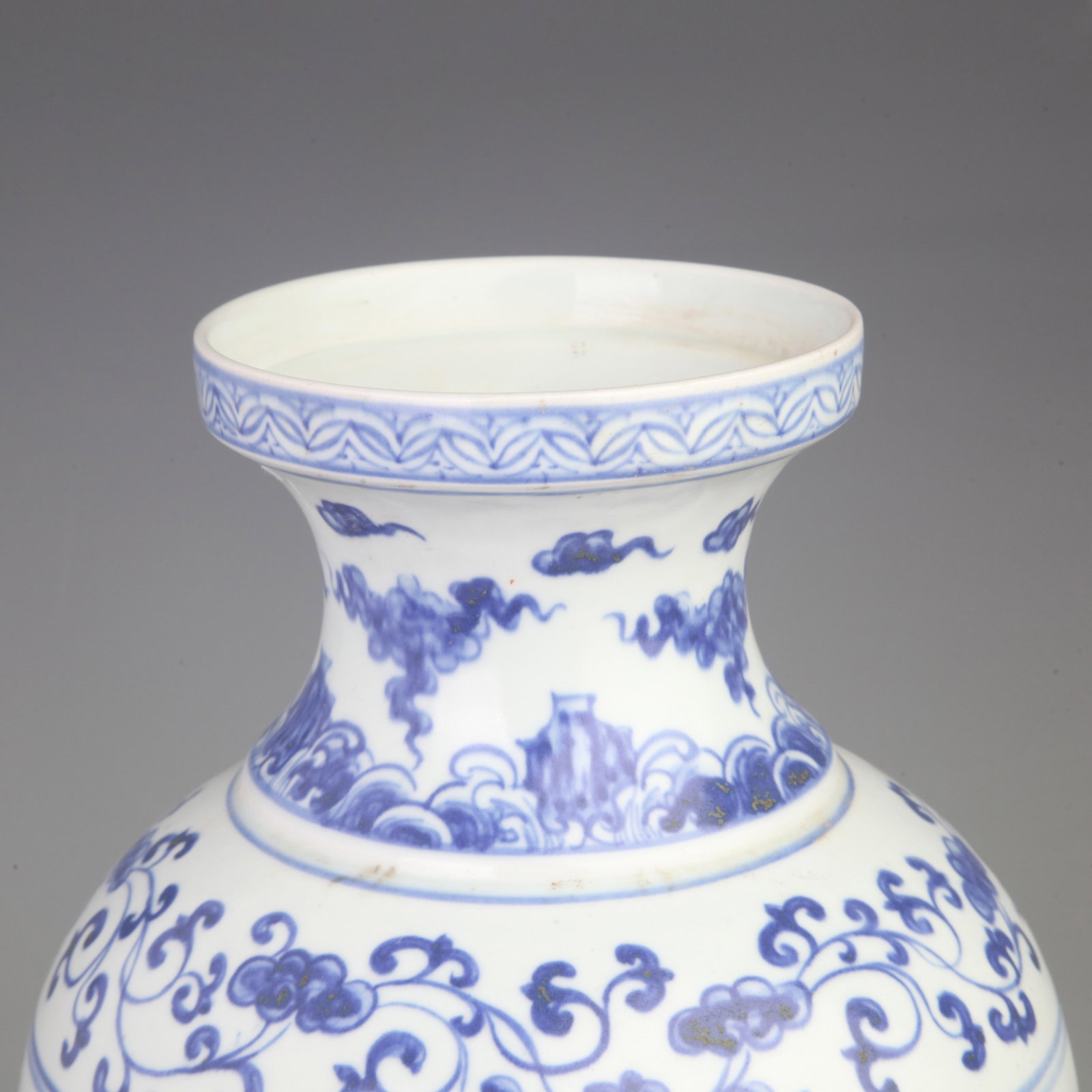 BLUE AND WHITE PINE TREE PATTERN PORCELAIN VASE - 2