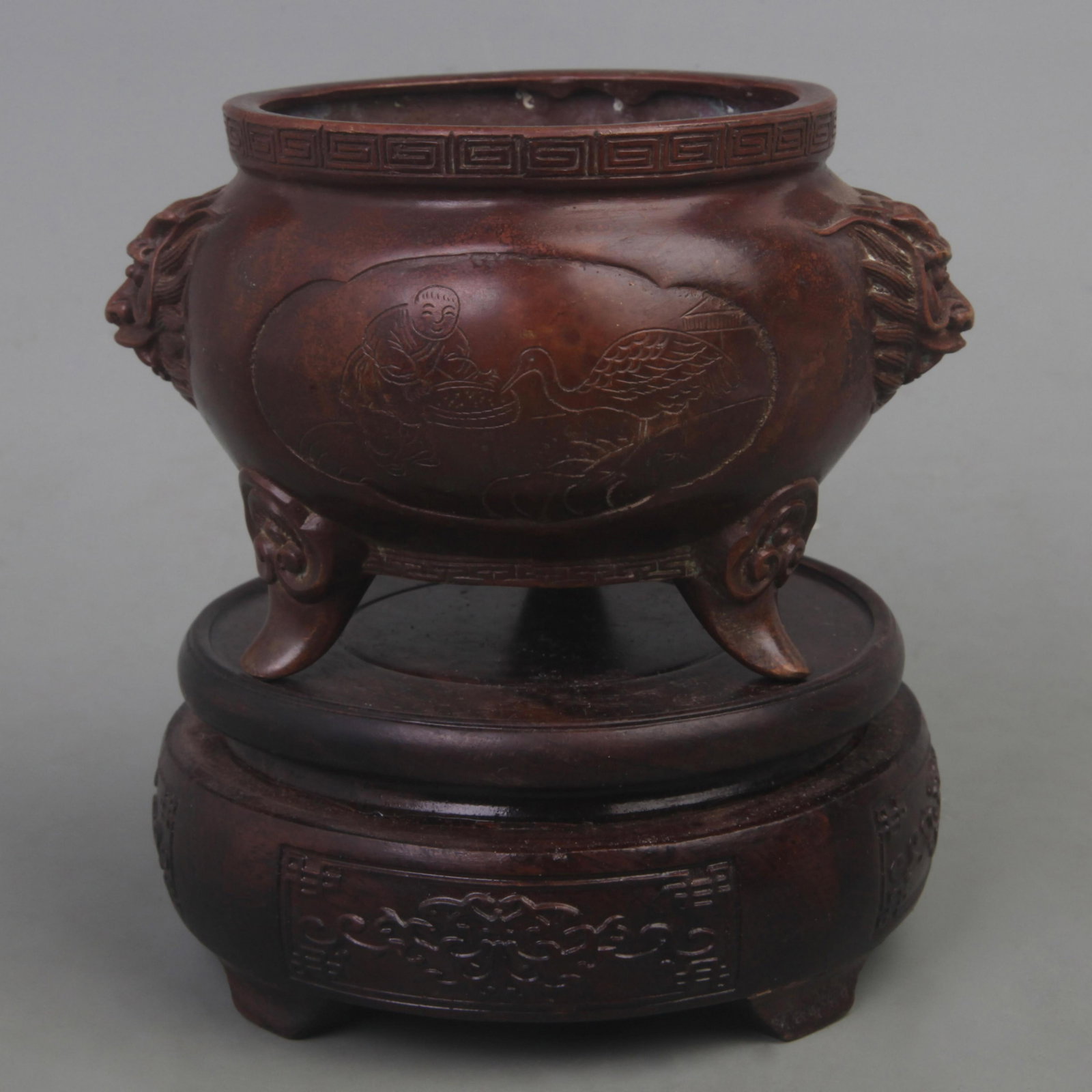 A FINE XUAN DE STYLE ANIMAL EAR THREE FOOT CENSER: Ming Dynasty Style, Diameter: 4.8 inch; High: 3 inch; Woodbase for picture and display only