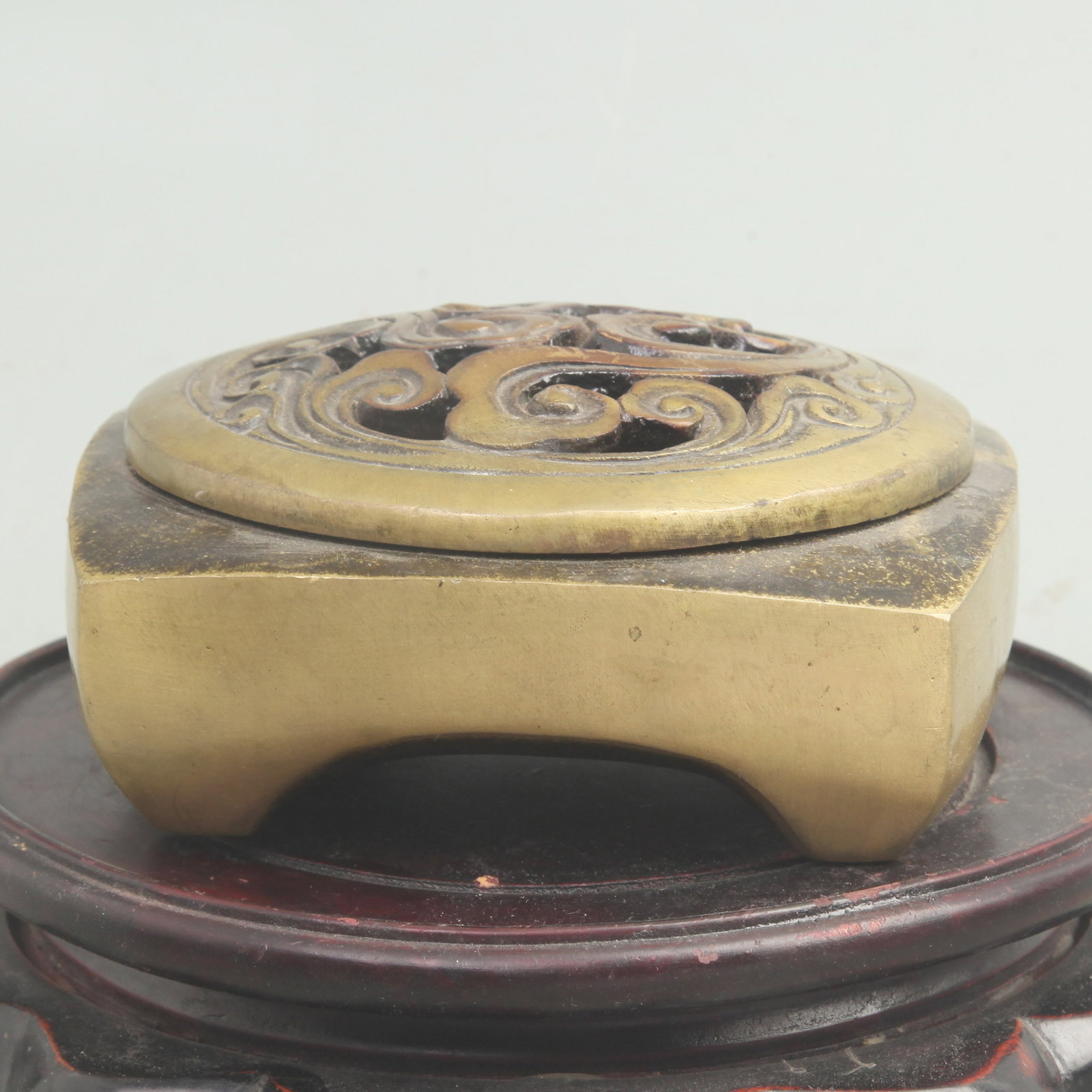 BRONZE FOUR-FOOTED INCENSE BURNER - 4