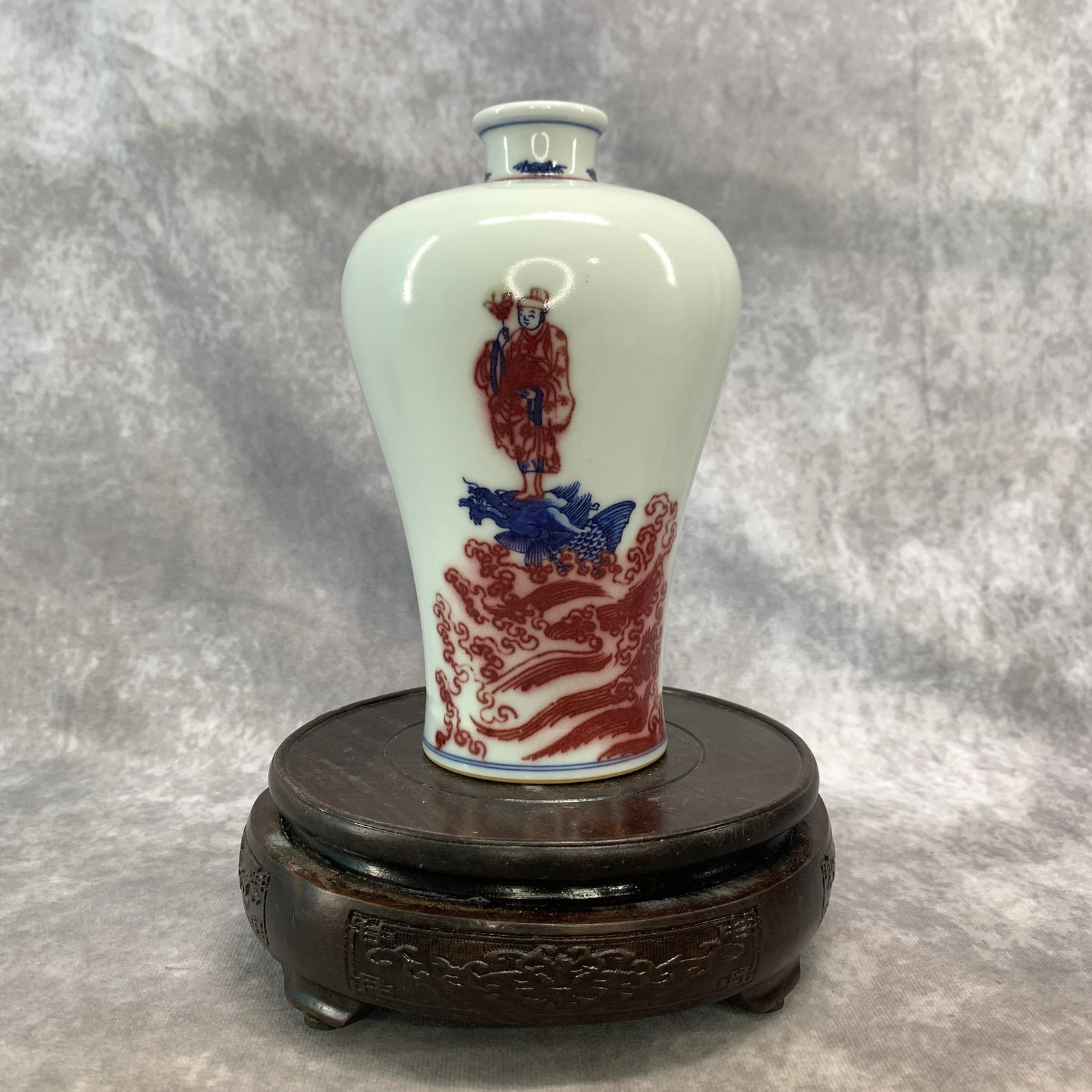 BLUE AND WHITE UNDERGLAZE-RED PORCELAIN MEIPING VASE: Ming Dynasty; High: 6.9 inch; Diameter: 4.3 inch; Woodbase for picture and display only