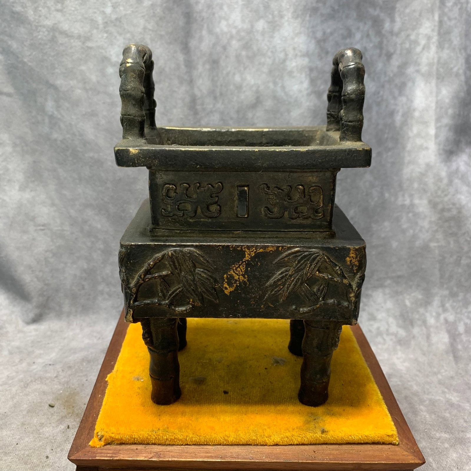 PRIVATE-MARK BRONZE SQUARE CENSER WITH BAMBOO MOTIF AND UPRIGHT HANDLES: Ming Dynasty Style; Long: 4.4 inch; Width: 3.2 inch; High: 6.8 inch; Woodbase for picture and display only
