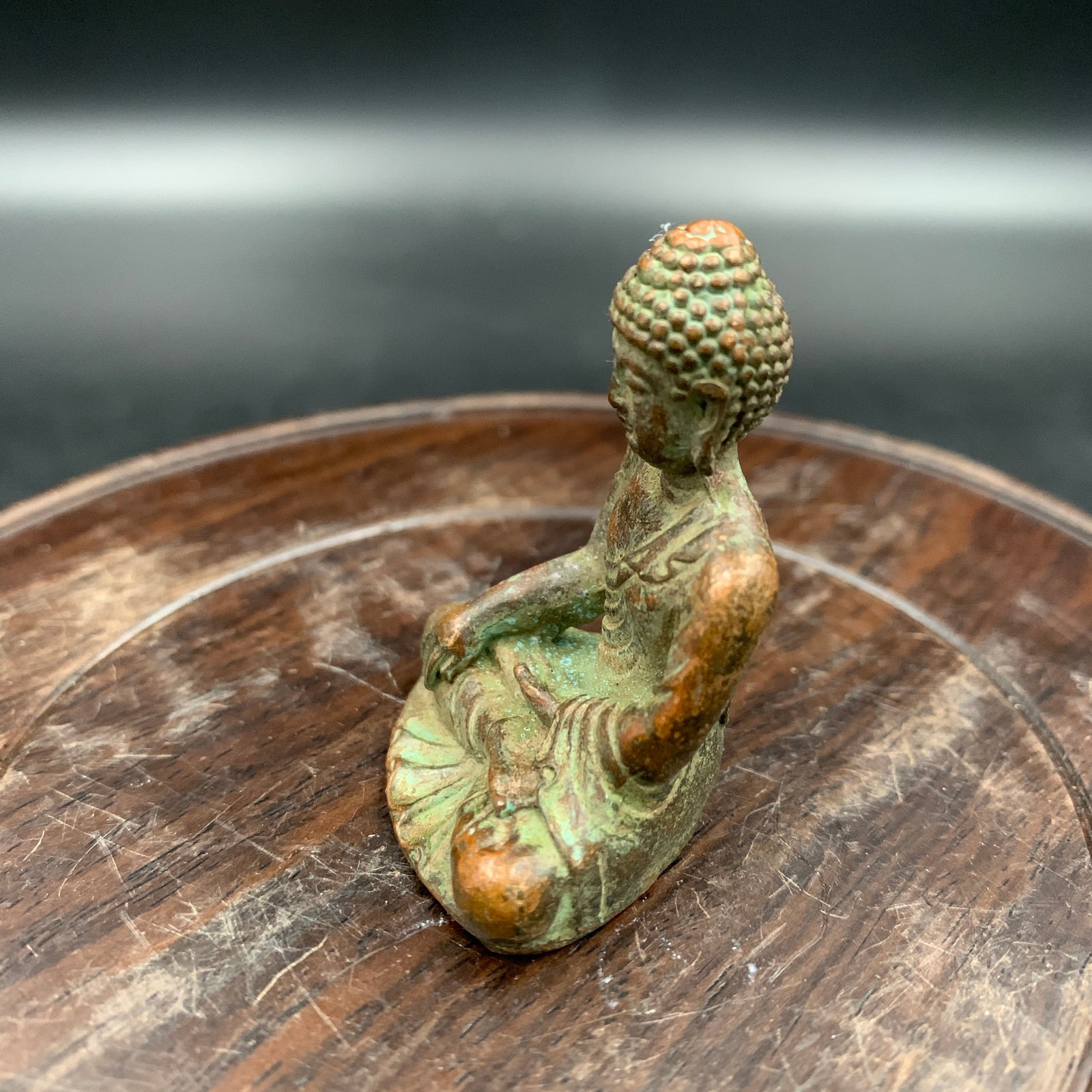 SMALL BRONZE SHAKYAMUNI BUDDHA STATUE - 3