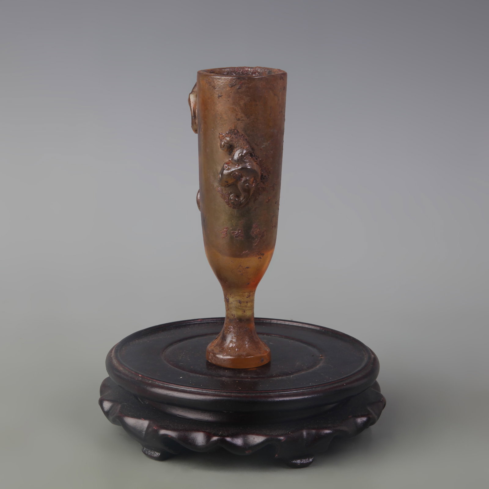 A FINE CHI LONG CARVED CRYSTAL CUP - 4