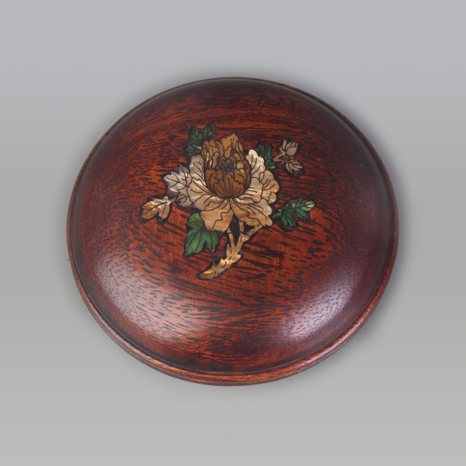 ROSEWOOD INK PASTE BOX INLAID WITH PEARL: Qing Dynasty; Diameter: 3.8 inch; High: 1.6 inch; Woodbase for picture and display only