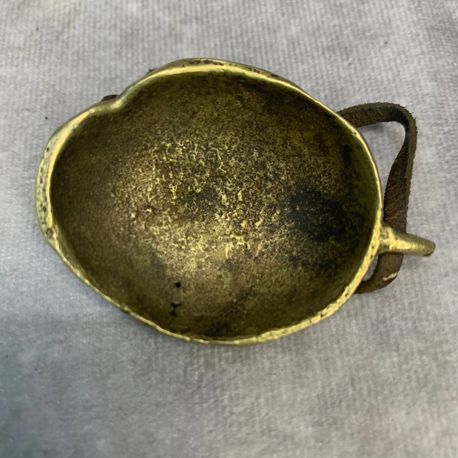 A FINE TIBETAN BUDDHIST INSTRUMENTS PENDANT - 3