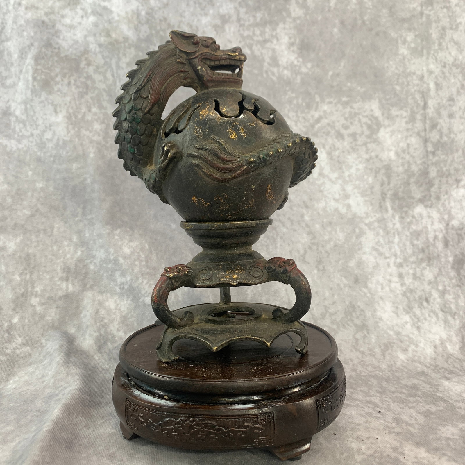 A FINE BRONZE FENGSHUI DRAGON BEAST STYLE INCENSE BURNER: 19th Century; Long: 2.7 inch; Width: 4.9 inch; High: 8.9 inch; Woodbase for picture and display only