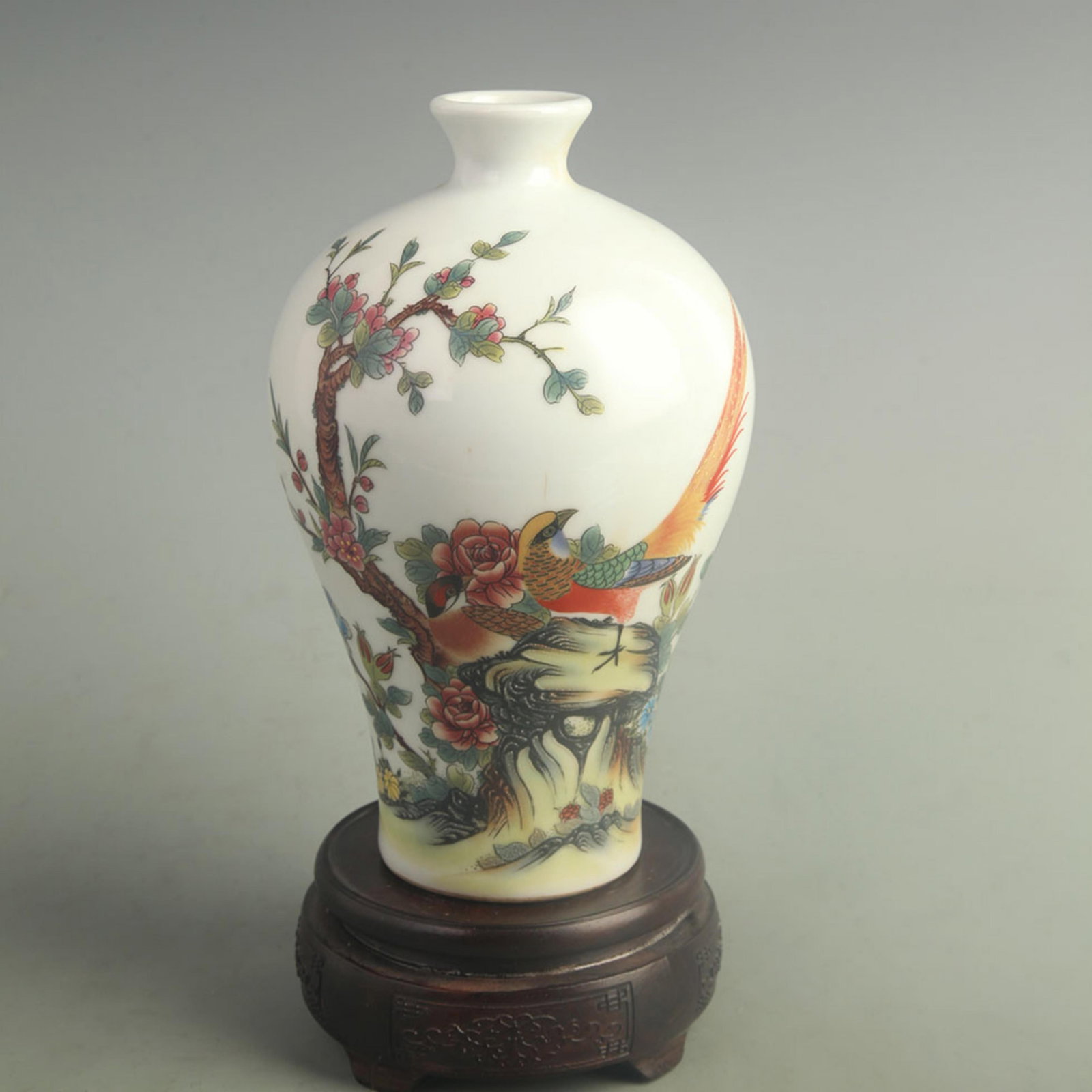 FAMILLE ROSE MEIPING PORCELAIN VASE WITH BIRD-AND-FLOWER MOTIF: Qing Dynasty Yong Zheng Period; High: 8.50 inch; Width: 5.00 inch; Woodbase for picture and display only