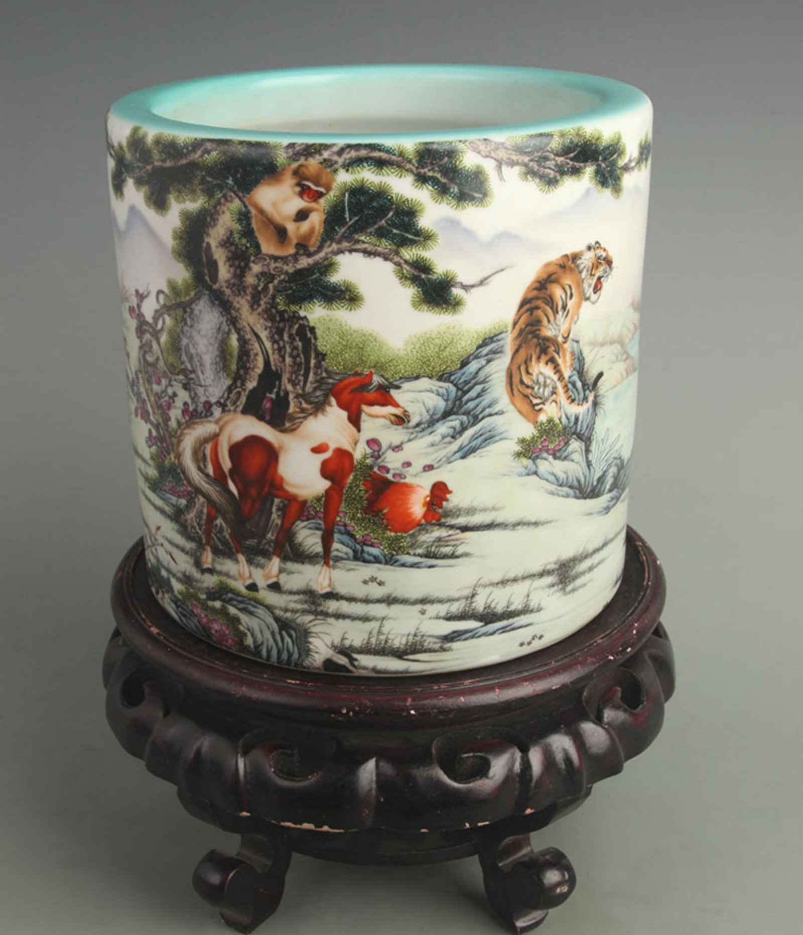 ROUND PORCELAIN BRUSH POT WITH 12 ZODIAC SIGNS: Qing Dynasty Qian Long Period; High: 7.80 inch; Diameter: 7.80 inch; Woodbase for picture and display only