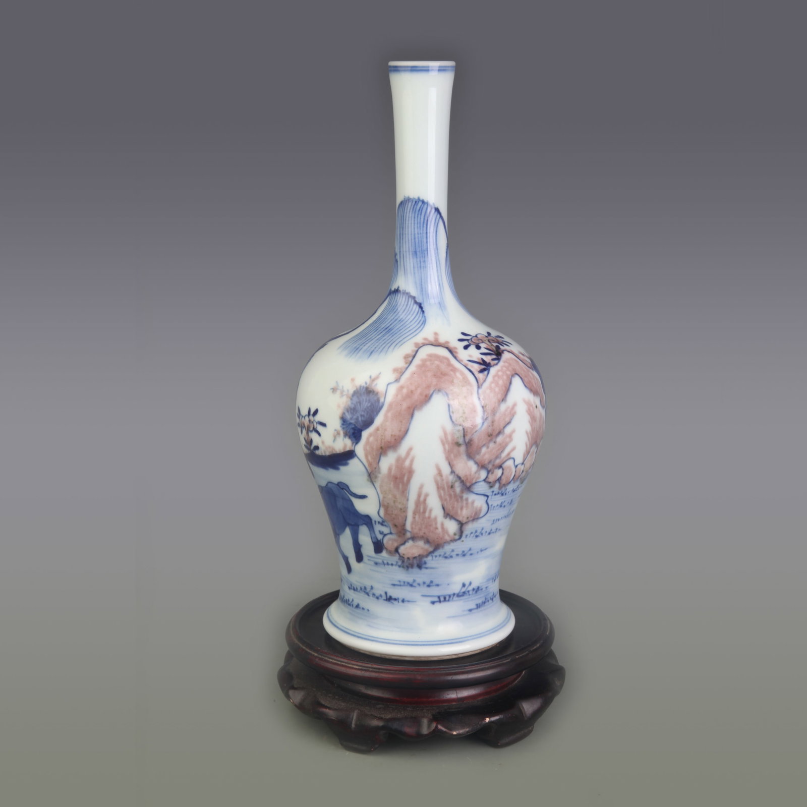 BLUE AND WHITE AND UNDERGLAZE RED VASE WITH FIGURAL DECORATION: Qing Dynasty; Diameter: 3.5inch , High: 10.0inch; Woodbase for picture and display only
