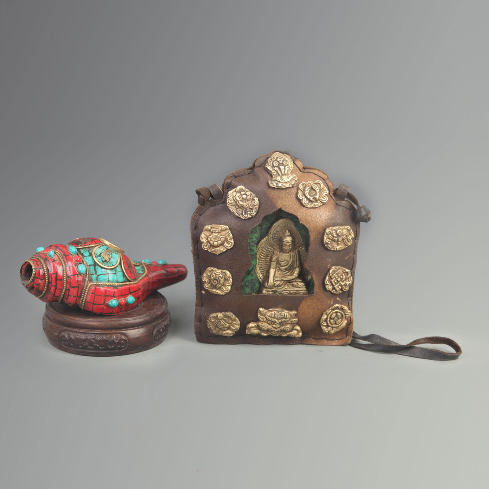 TIBETAN BUDDHIST CONCH WITH AUSPICIOUS SYMBOLS AND SHAKYAMUNI GAWU: 20th Century; High: 6.00 inch; Width: 5.00 inch; Width: 2.50 inch; Long: 6.00 inch; Woodbase for picture and display only