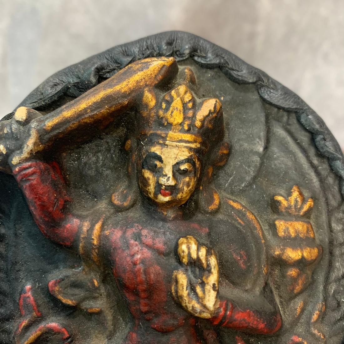 A FINE TIBETAN BUDDHIST INSTRUMENTS PENDANT - 2