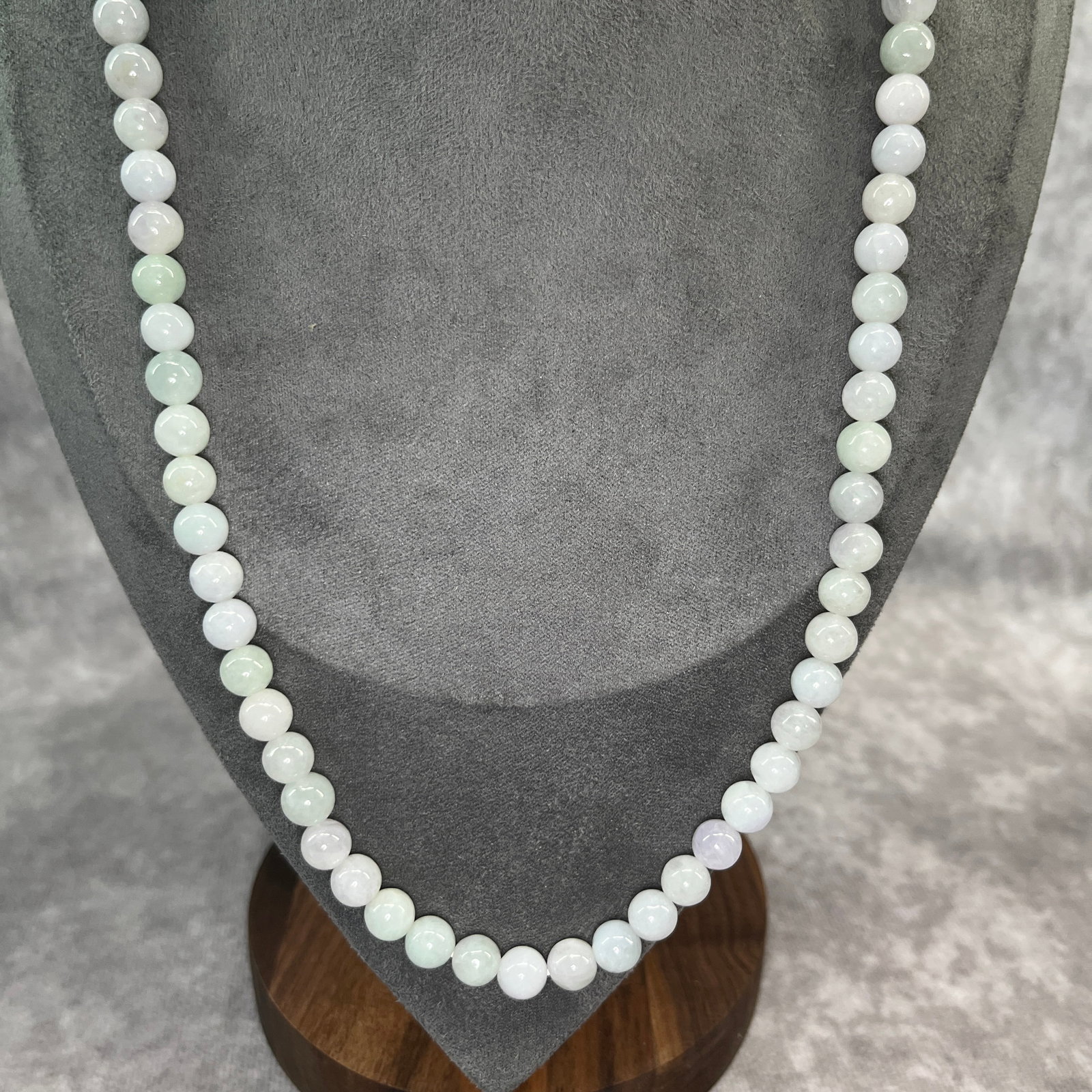 A FINE JADE MADE NECKLACE - 2