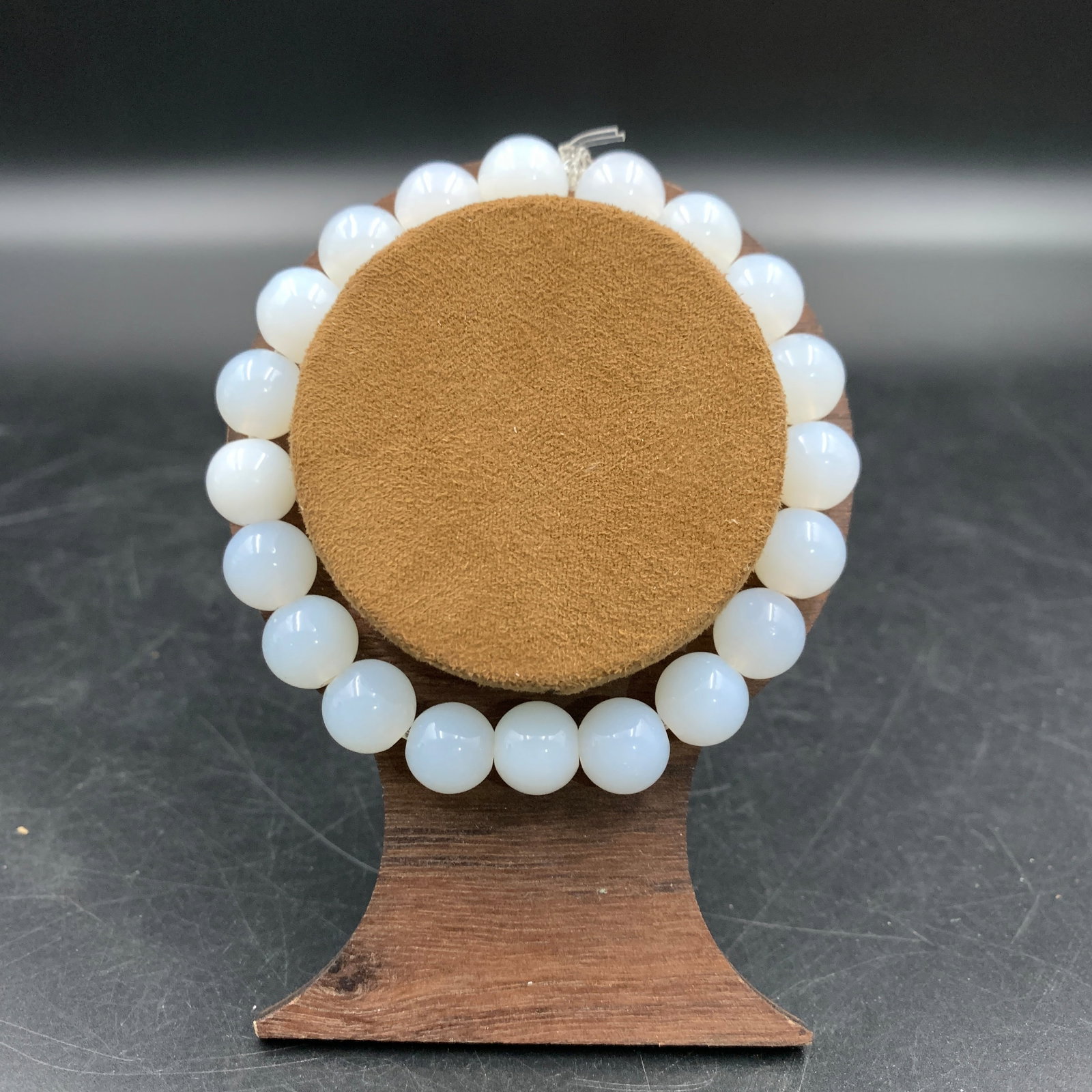 WHITE CHALCEDONY POLISHED BEAD BRACELET (1 of 4)
