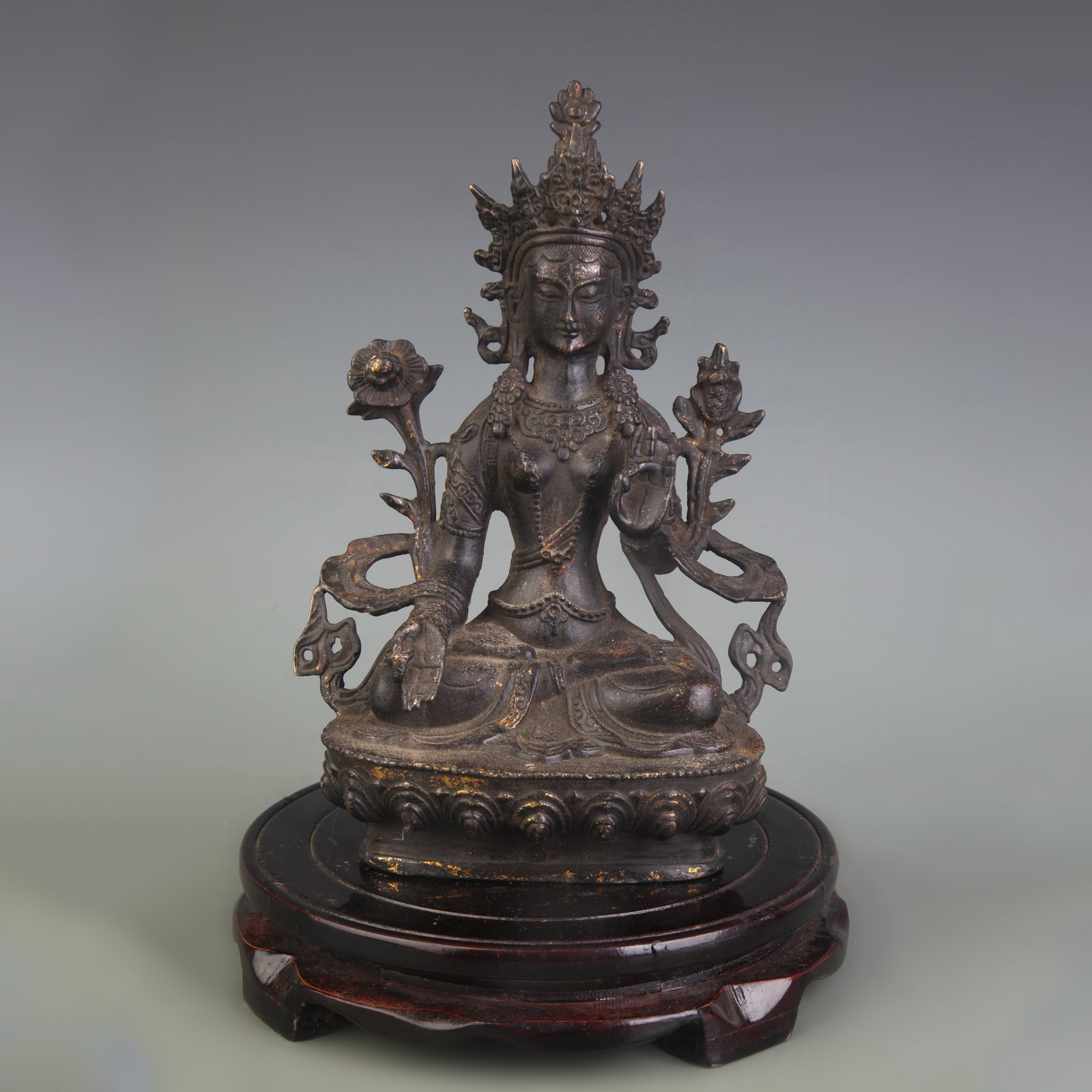 A FINE BRONZE FIGURE OF WHITE TARA: Qing Dynasty; High: 8.3 inch; Woodbase for picture and display only