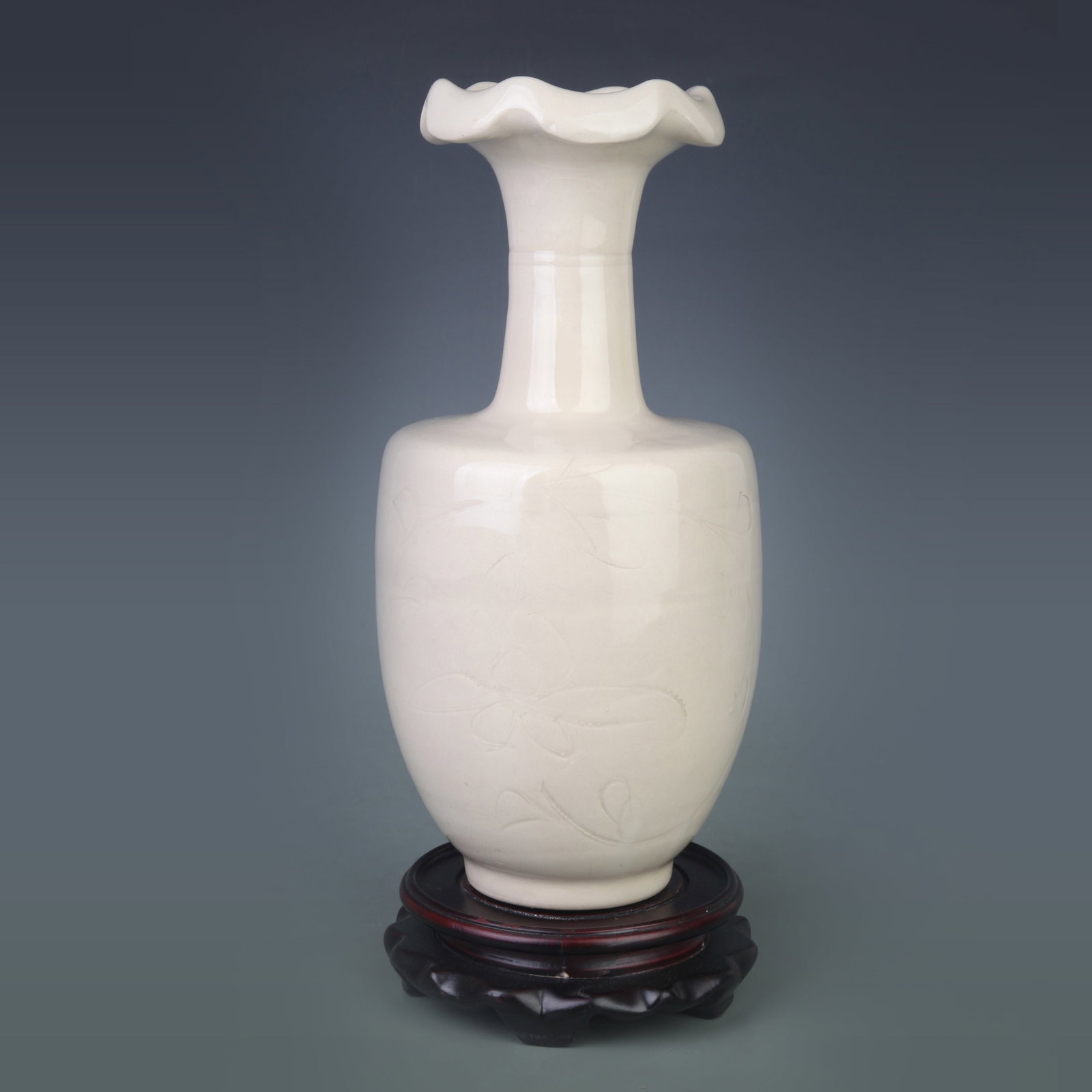 DING WARE WHITE PORCELAIN LOBED-MOUTH VASE: Song Dynasty Style; High: 10.5 inch; Diameter: 2.7 inch. Wooden base for display only