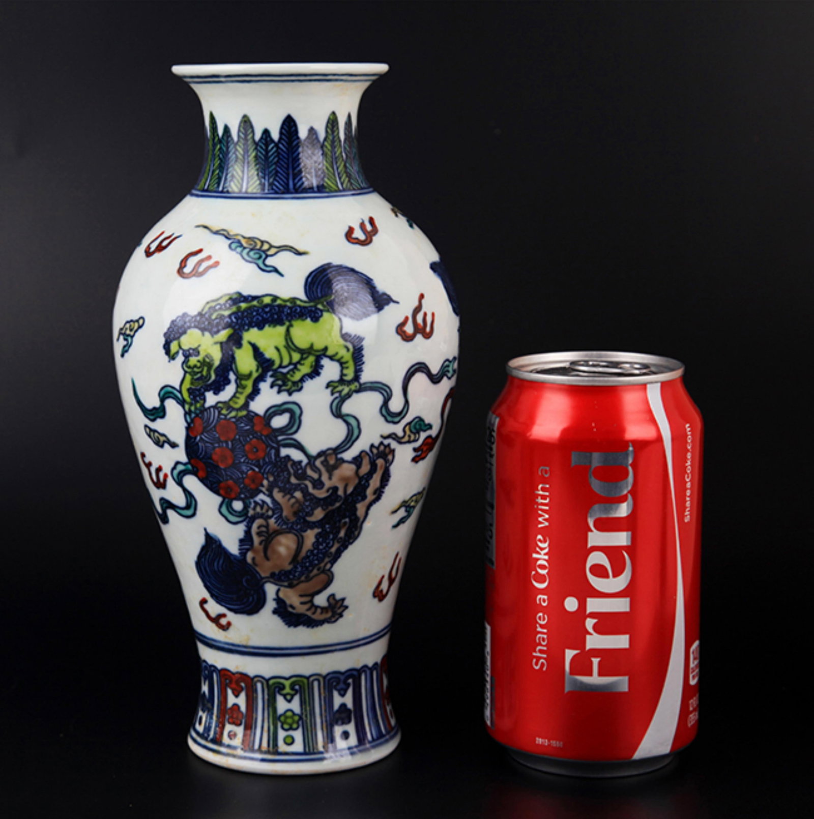 A FINE FAMILLE ROSE PORCELAIN VASE: Song Dynasty Style; High: 10.00 inch; . Wooden base for display only