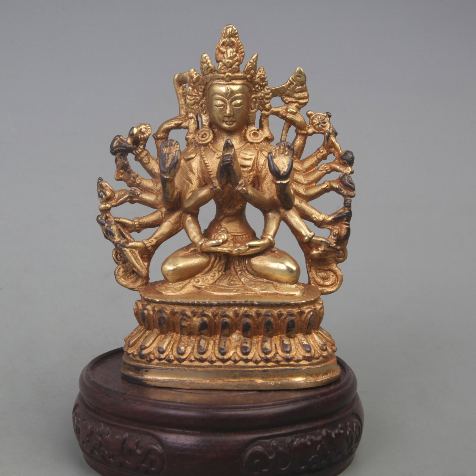 A FINE BRONZE MADE CUNDI BUDDHA STATUE: Ming Dynasty Style; Diameter: 3.5 inch; High: 4.8 inch; . Wooden base for display only
