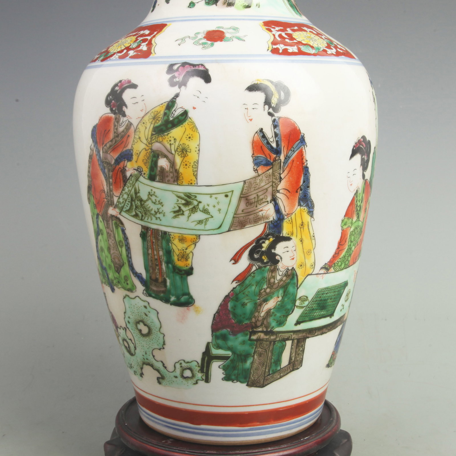 FAMILLE ROSE GROUND CHARACTER PATTERN PORCELAIN VASE - 3