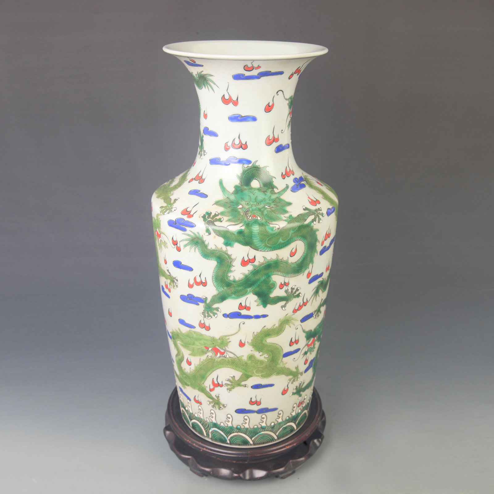 LARGE FAMILLE ROSE DRAGON PATTERN PORCELAIN VASE: Qing Dynasty Kang Xi Period; High: 16.0 inch; Diameter: 7.50 inch. Wooden base for display only