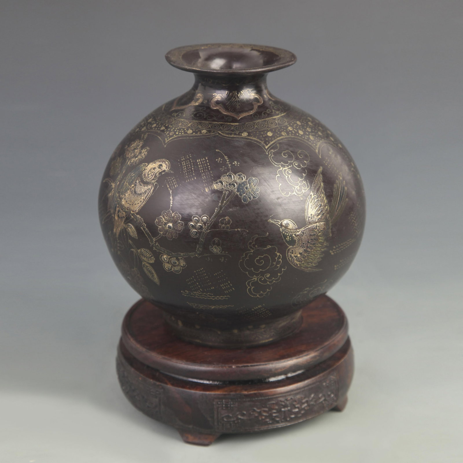LACQUER GILT-DECORATED POMEGRANATE-FORM VASE WITH â€œENDLESS SPRING AND PROSPERITY?? MOTIF: Qing Dynasty Kang Xi Period; High: 6.50 inch; Diameter: 2.75 inch;;Wooden base for picture and display only.