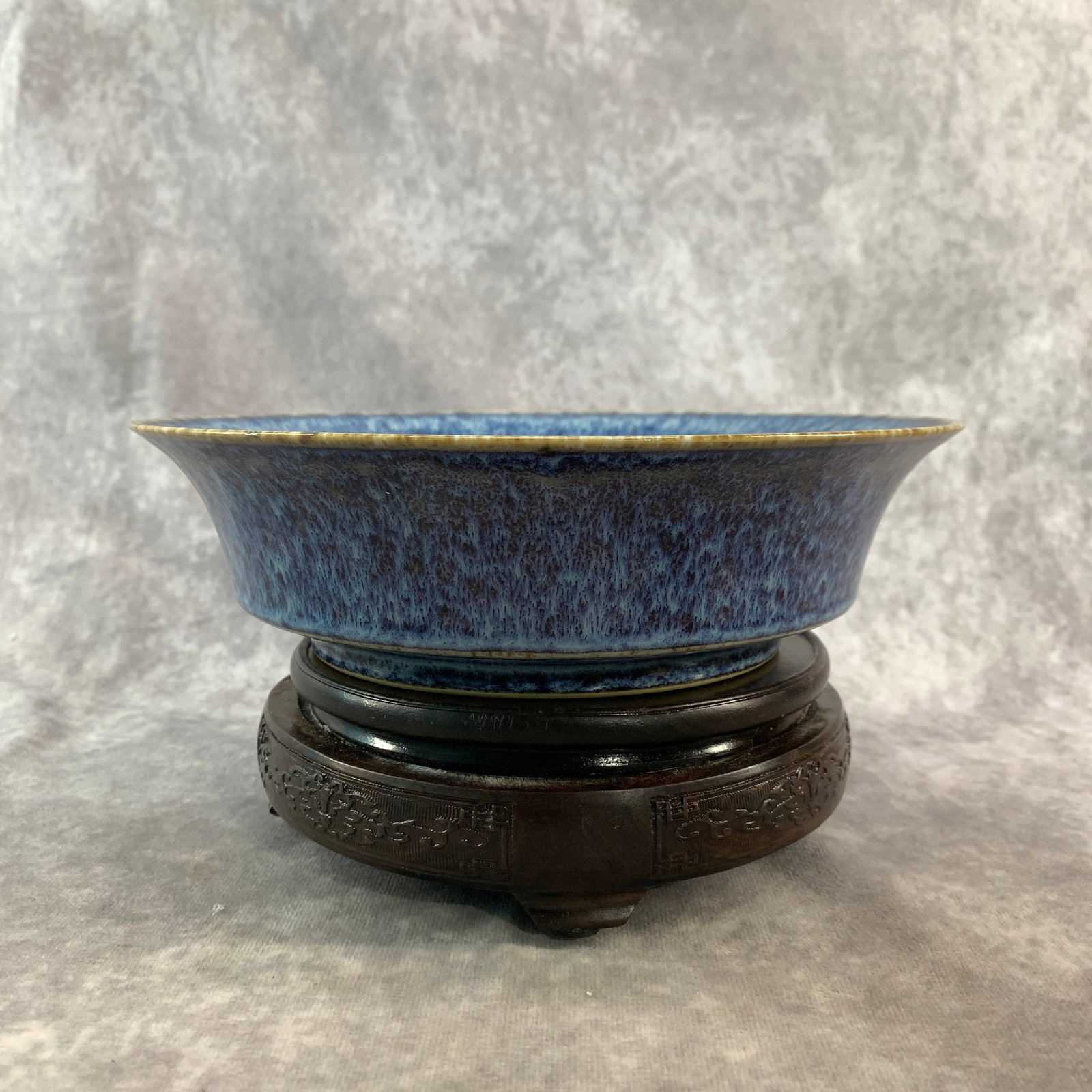 JUN-TYPE MOTTLED LAVENDER BLUE FLARED PORCELAIN BOWL (1 of 4)