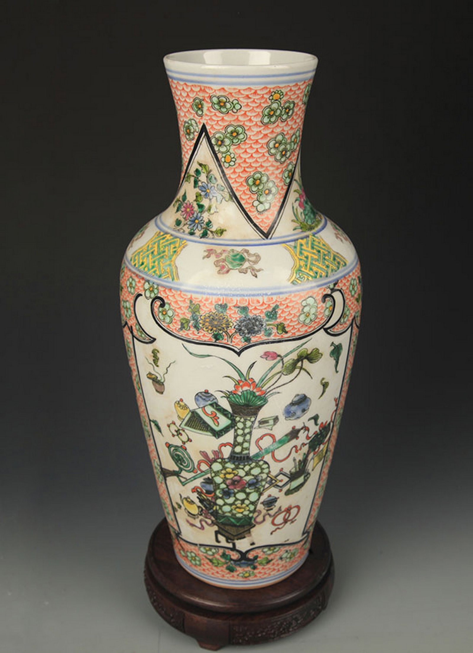 A FAMILLE VERTE FLORAL â€˜GUANYINâ€™ VASE: Qing Dynasty Kang Xi Period; High: 16.25 inch; Diameter: 4.15 inch ;Wooden base for picture and display only.