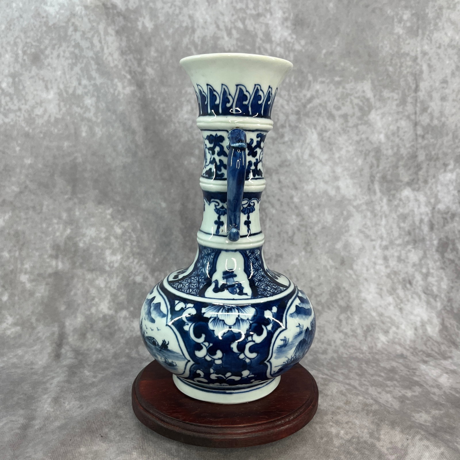 BLUE AND WHITE DRAGON-HANDLED RIBBED LANDSCAPE VASE - 2