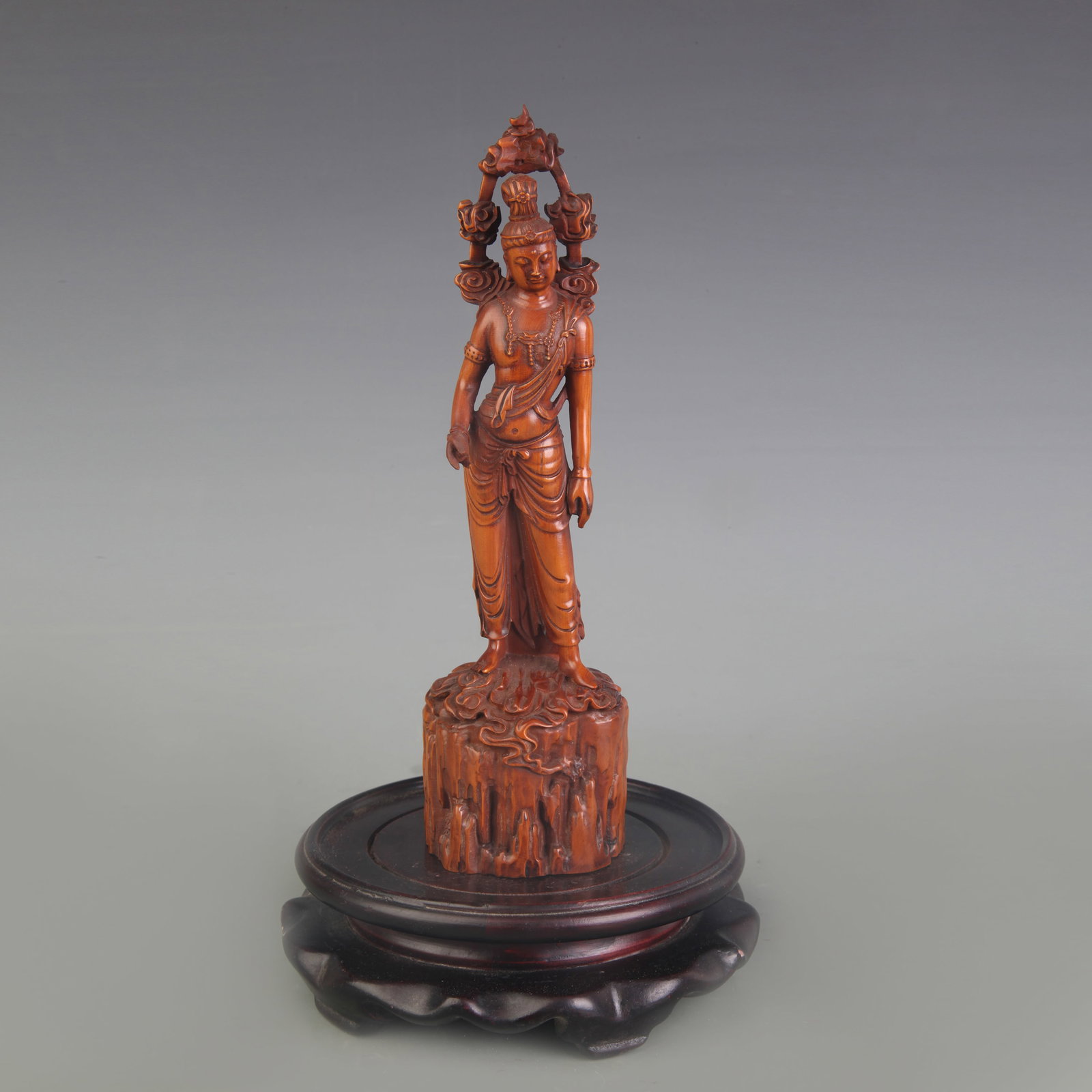 A FINE BOXWOOD GUAN YIN STATUE: Qing Dynasty; High: 7.7 inch; ;Wooden base for picture and display only.