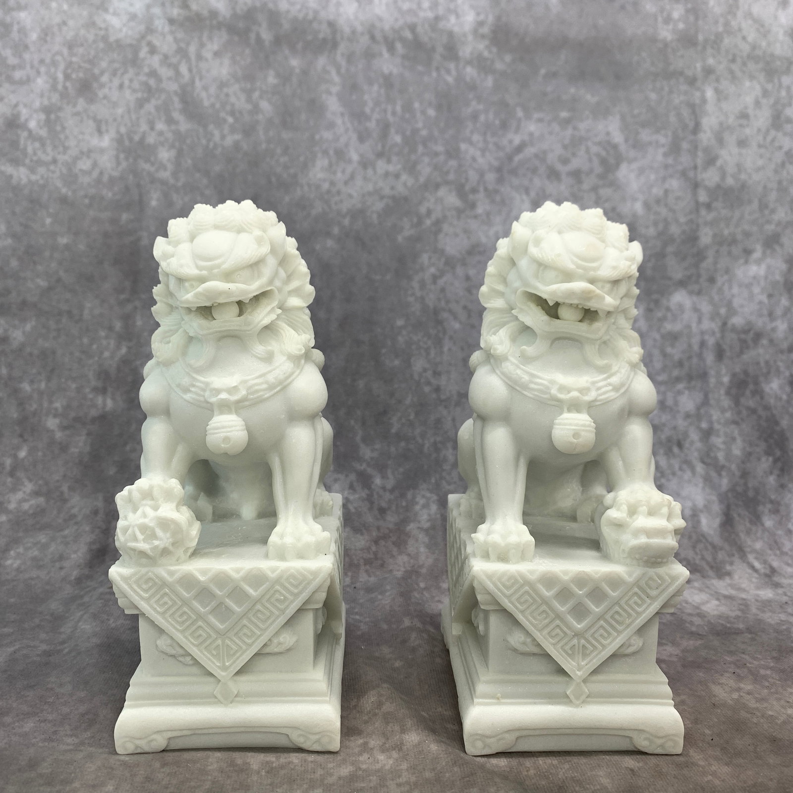 PAIR OF WHITE STONE CARVING FOO DOGS (1 of 4)