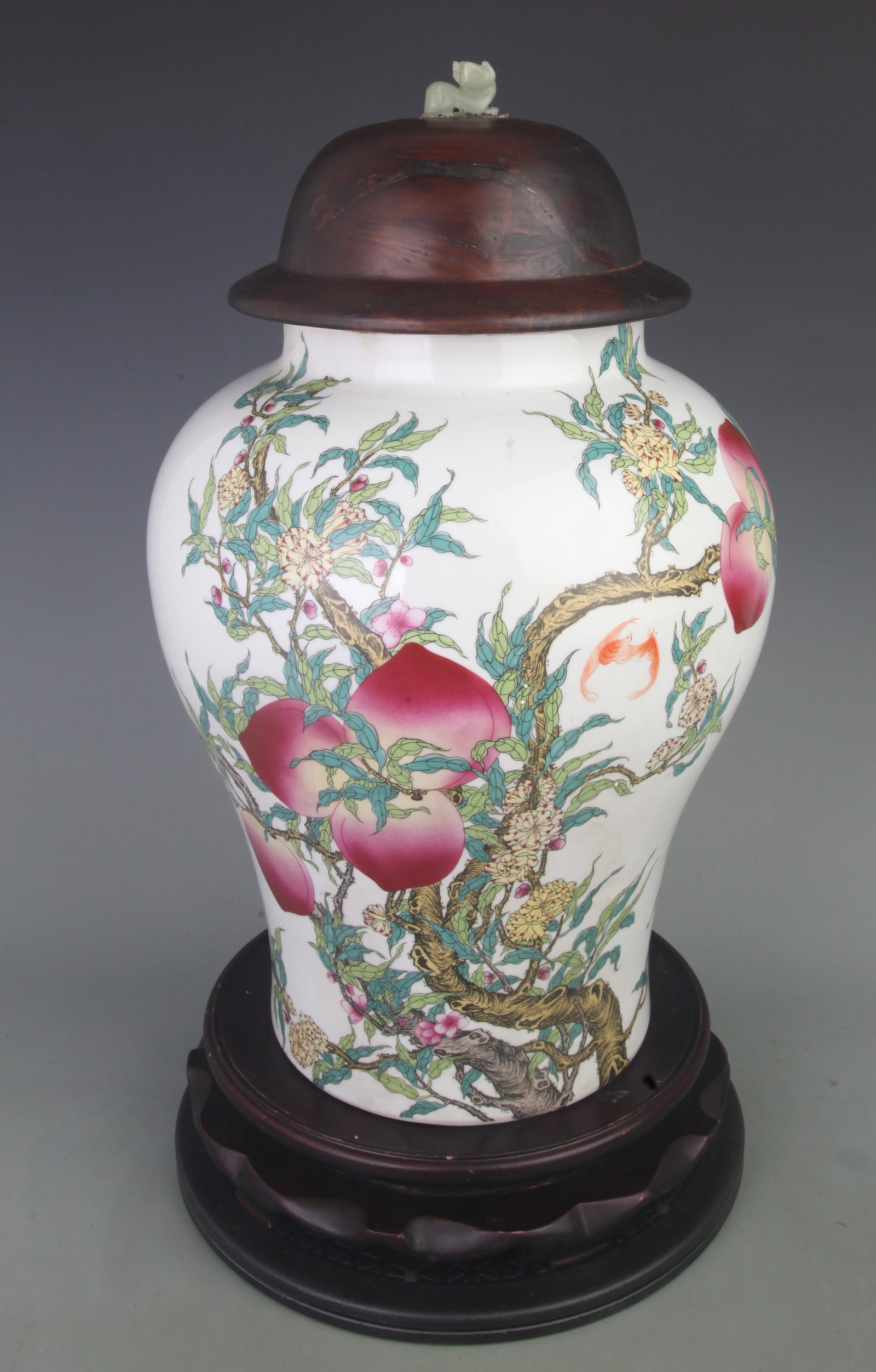 RARE FAMILLE ROSE FU AND SHOU DESIGN PORCELAIN GENERAL JAR (REDWOOD LID, WHITE JADE KNOB): Qing Dynasty; Diameter: 10.0 inch; High: 18.5 inch ;Wooden base for picture and display only.