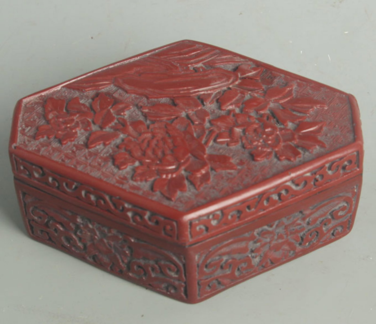 CARVED RED LACQUER HEXAGONAL FLORAL BOX - 2