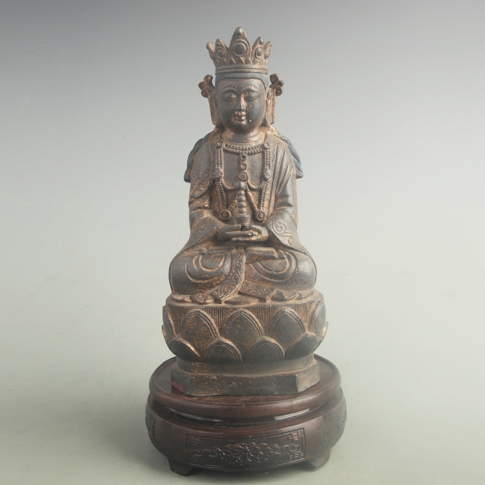 A FINE GILT BRONZE GUANYIN FIGURE: 19th Century; High: 10.0 inch; Width: 4.20 inch ;Wooden base for picture and display only.
