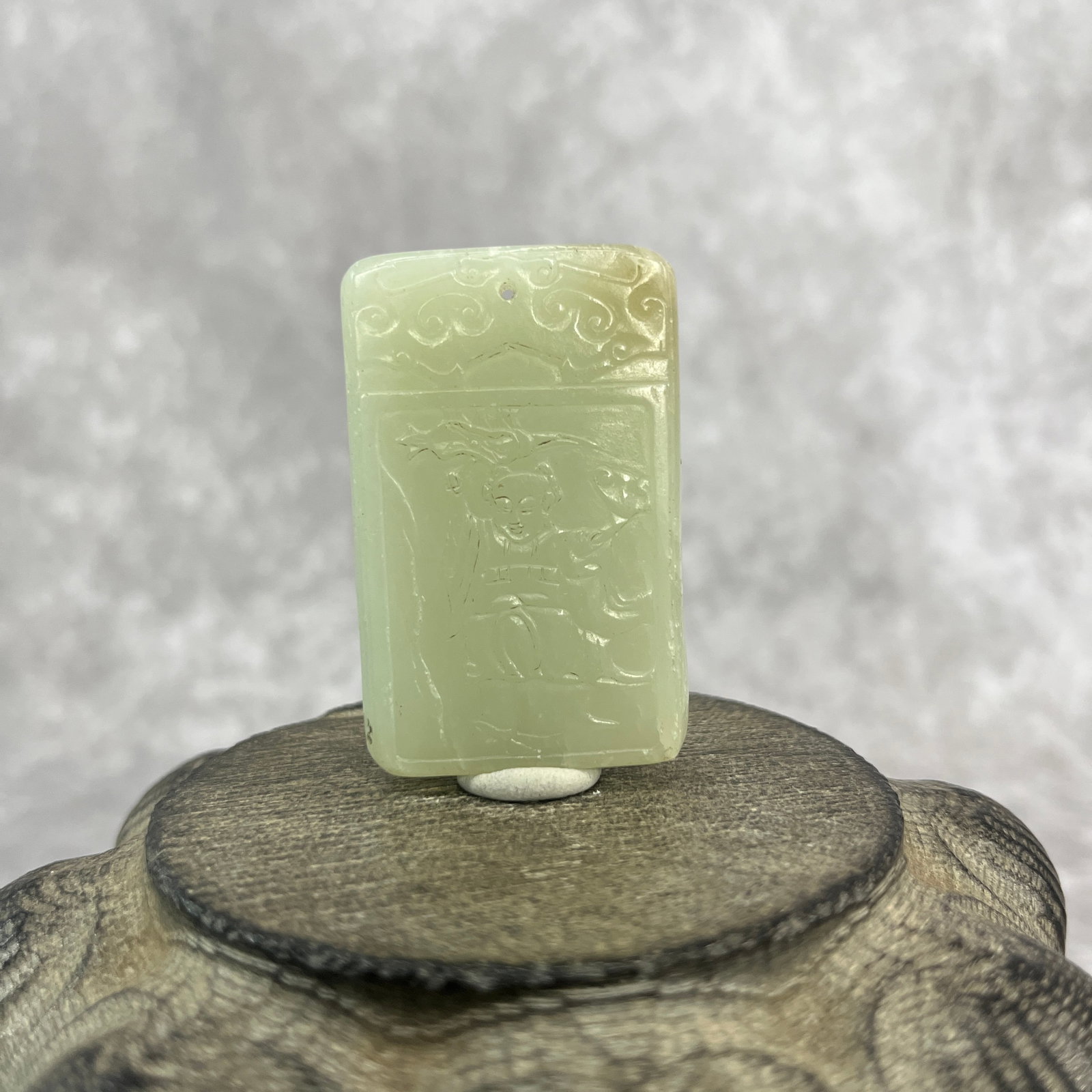 A FINE HETIAN JADE CARVING SHOU PLAQUE (1 of 6)