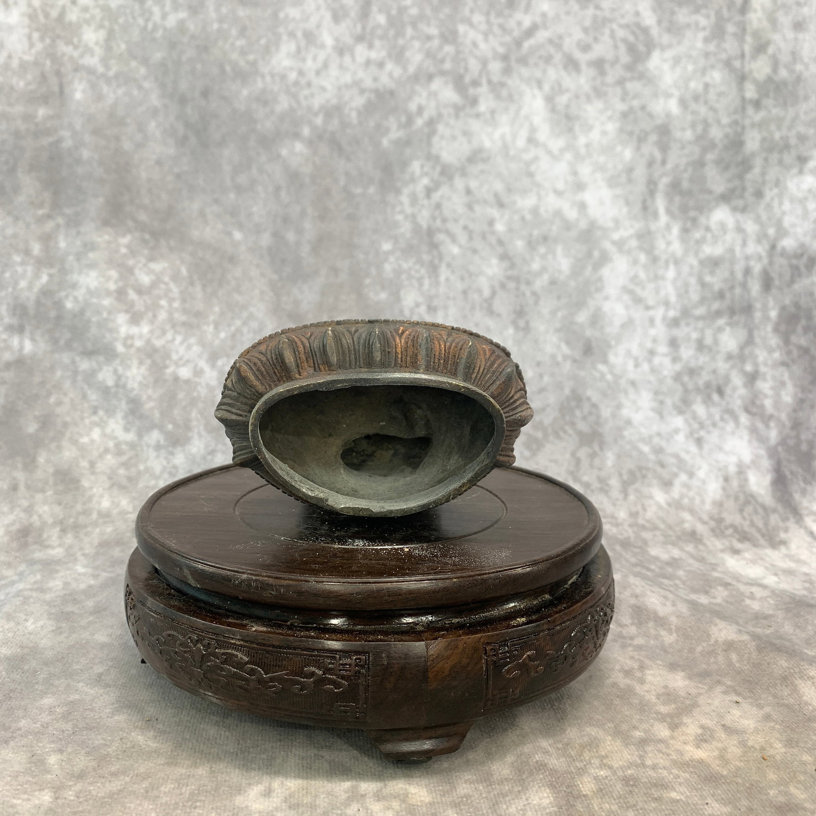 A SMALL SHAKYAMUNI BUDDHA STATUE - 5