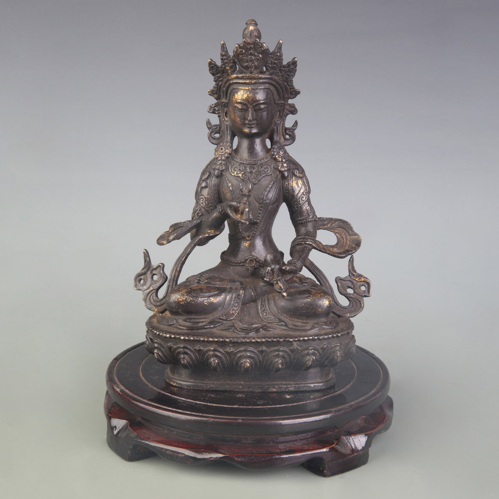 A FINE GILT BRONZE VAJRASATTVA FIGURE: Qing Dynasty;High: 8.1 inch ;Wooden base for picture and display only.