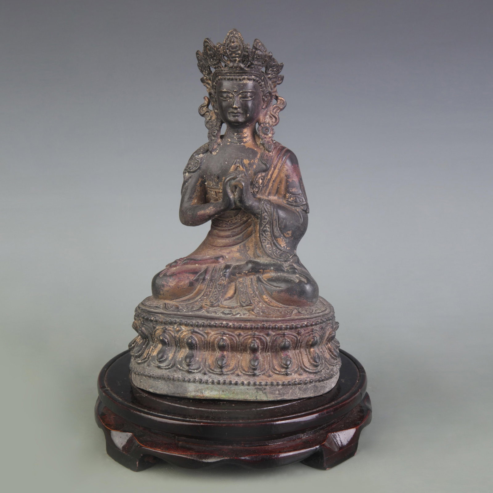 A FINE BRONZE BUDDHA STATUE (1 of 5)