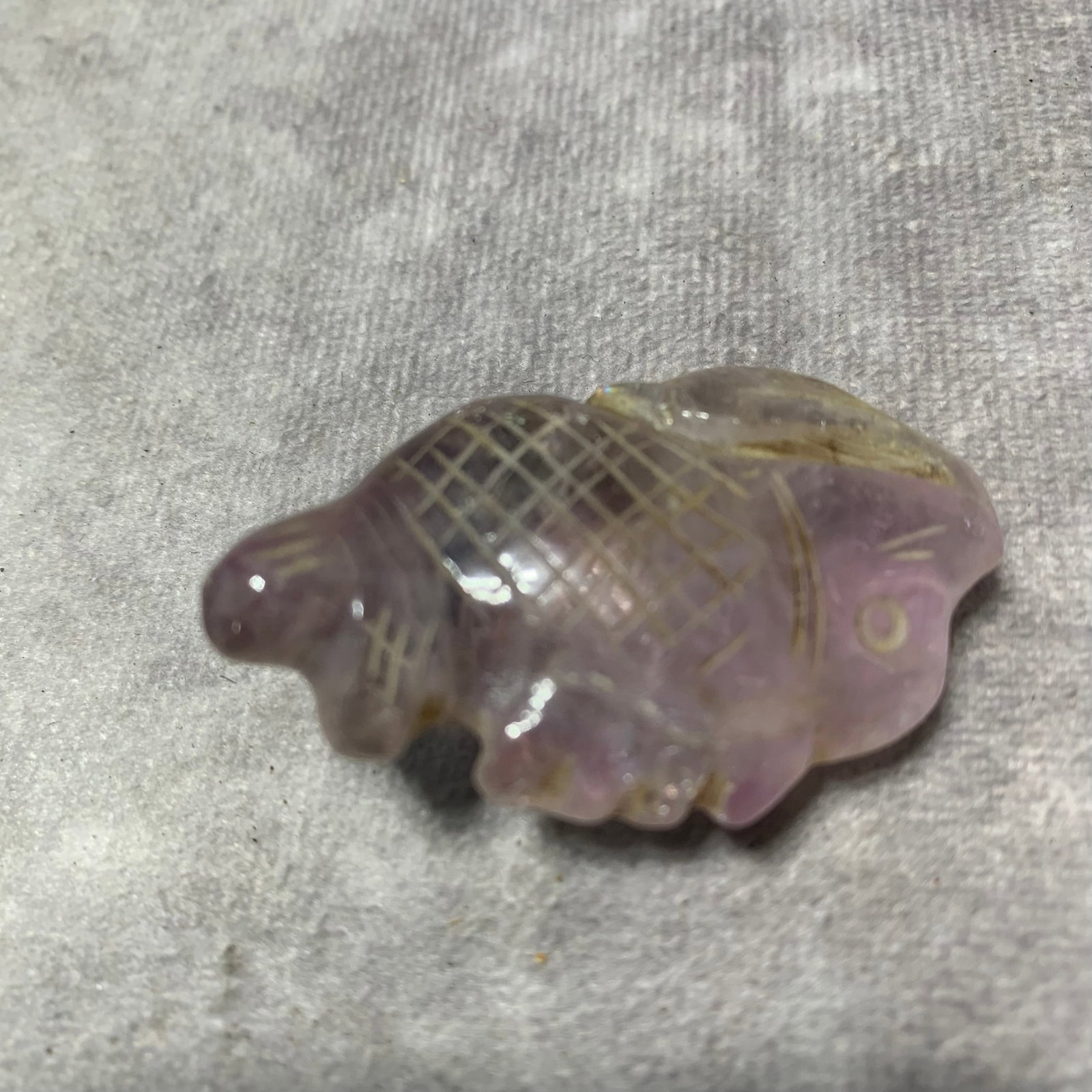 AMETHYST CRYSTAL FISH PATTERN PENDANT: Republic Period; Long: 1.8 inch; Width: 0.6 inch; High: 1.1 inch; ;Wooden base for picture and display only.