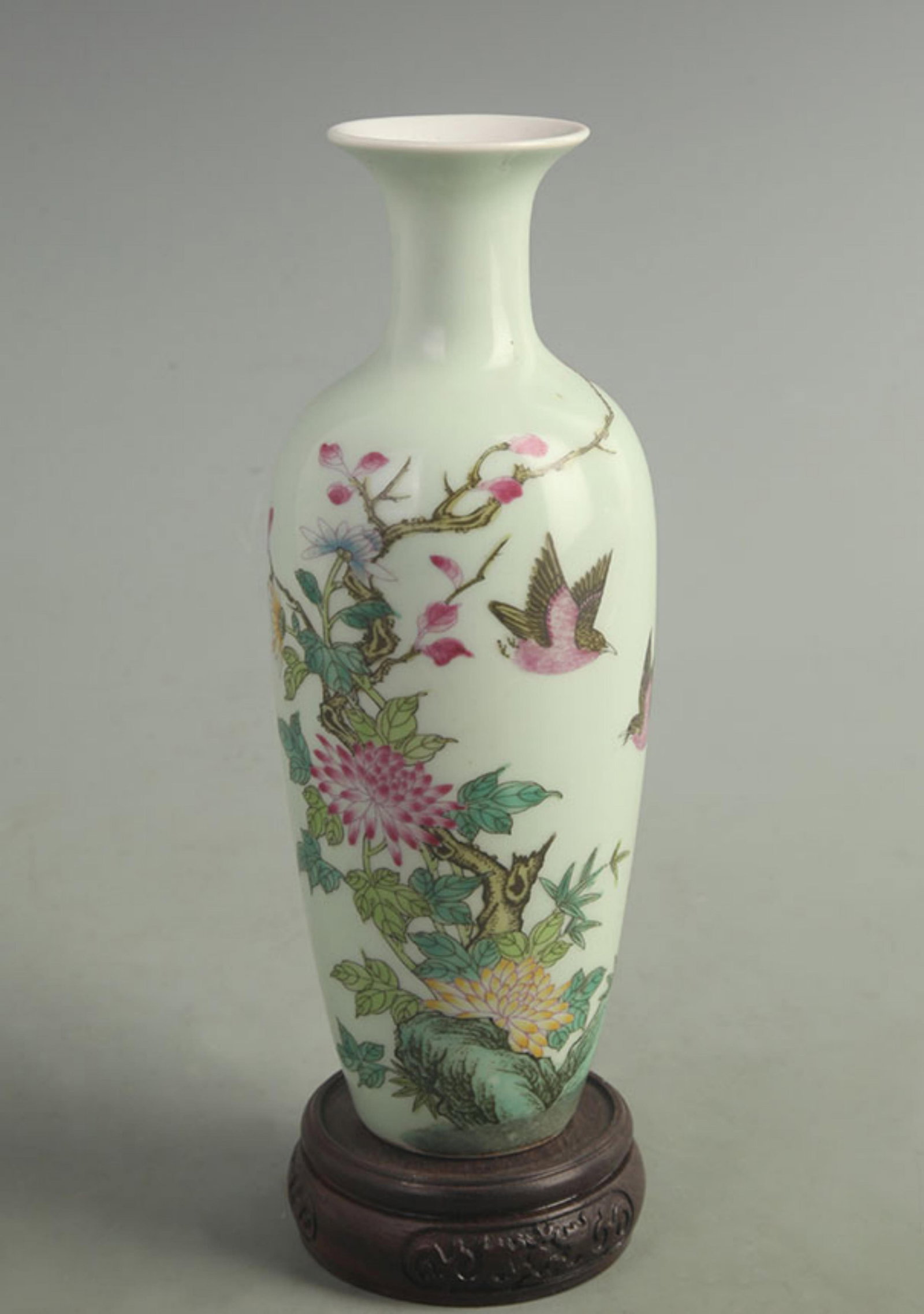 FAMILLE ROSE BEAN-GREEN GLAZED VASE WITH FLORAL AND BIRD PATTERNS: Qing Dynasty Yongzheng Period Diameter:High: 8.50 inch; Width: 3.0 inch; ;Wooden base for picture and display only.