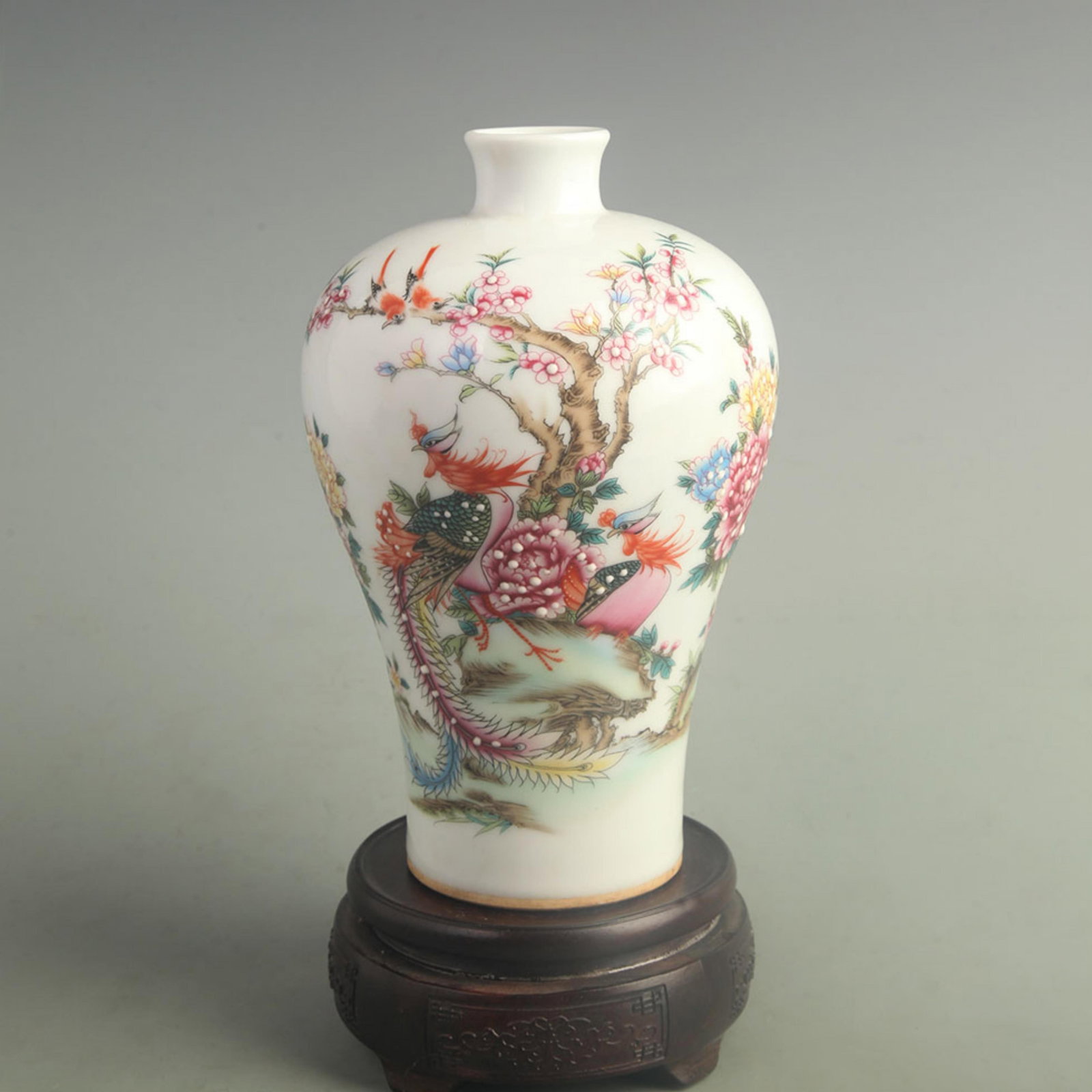 FAMILLE ROSE ENAMEL MEIPING VASE WITH PHOENIX DECORATION: Qing Dynasty Yong Zheng Period;High: 8.50 inch;Width: 5.00 inch ;Wooden base for picture and display only.