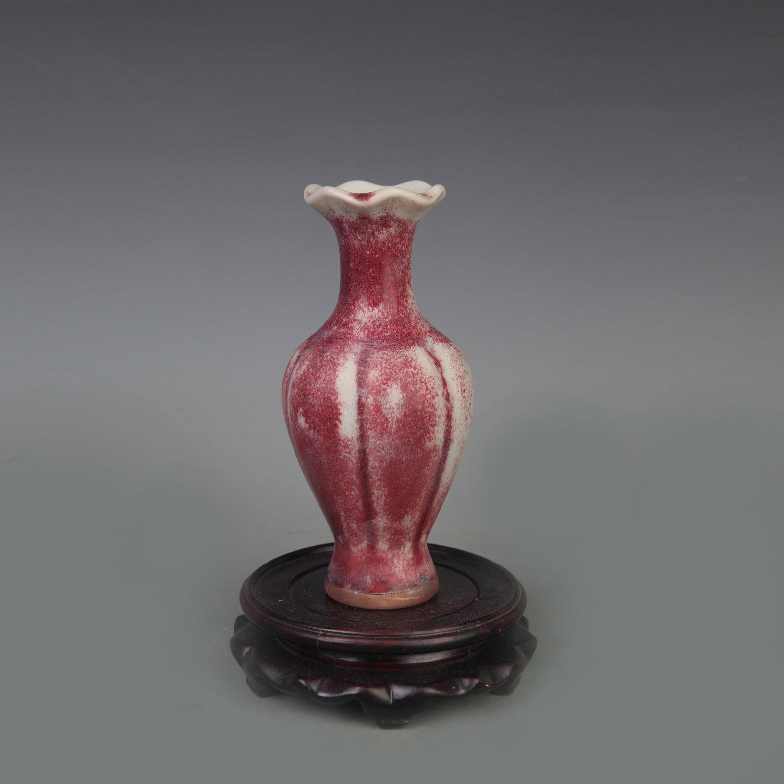 A SMALL RED COLOR JUN KILN HEXALOBED PORCELAIN VASE: Song Dynasty Style; High: 6.8 inch; Diameter: 2.0 inch ;Wooden base for picture and display only.