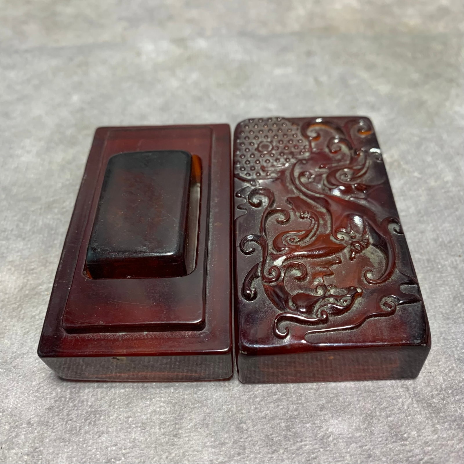 A FINE CELLULOID SEALS WITH BOX - 2