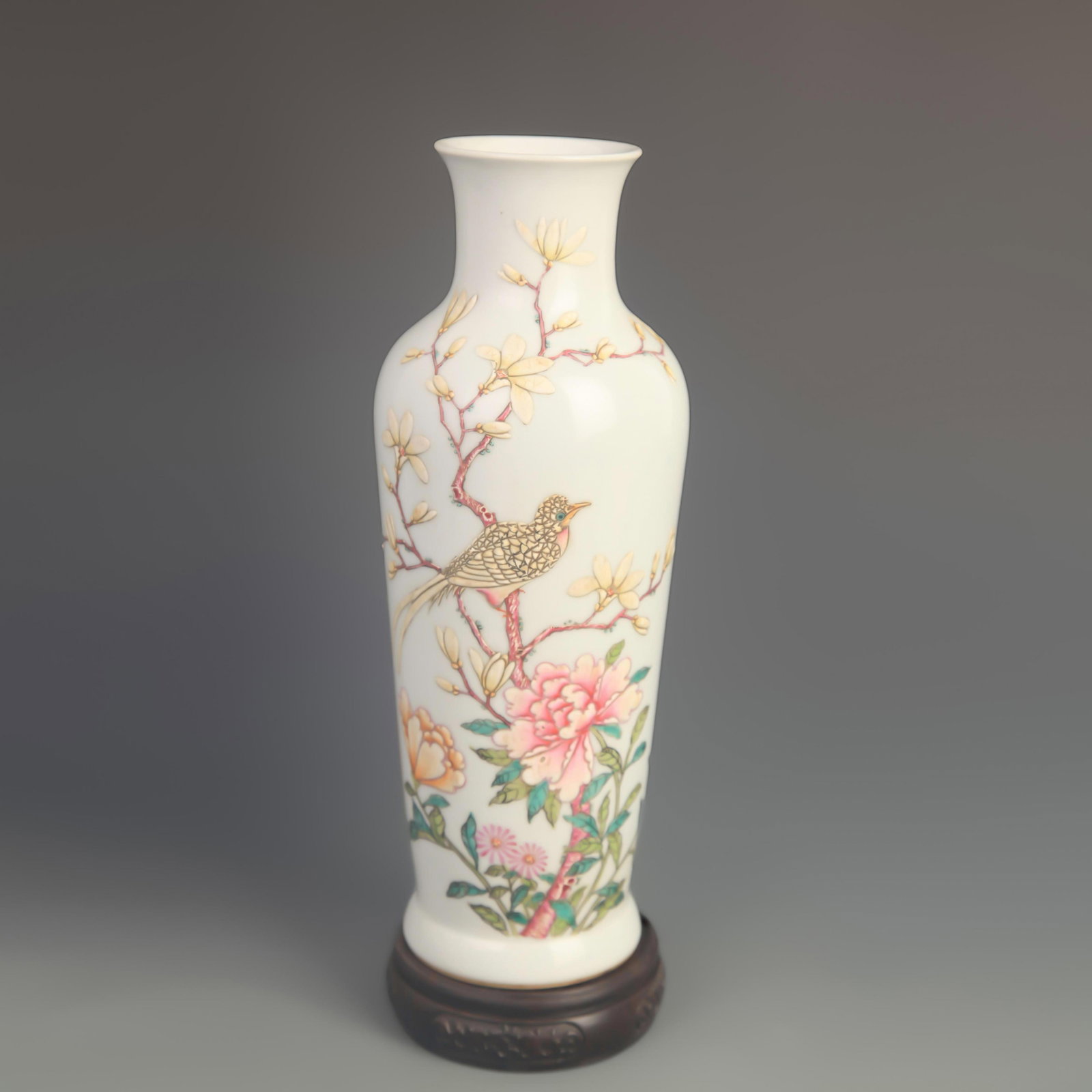 A FINE ENAMEL COLOR FLOWER AND BIRD PORCELAIN VASE (1 of 5)