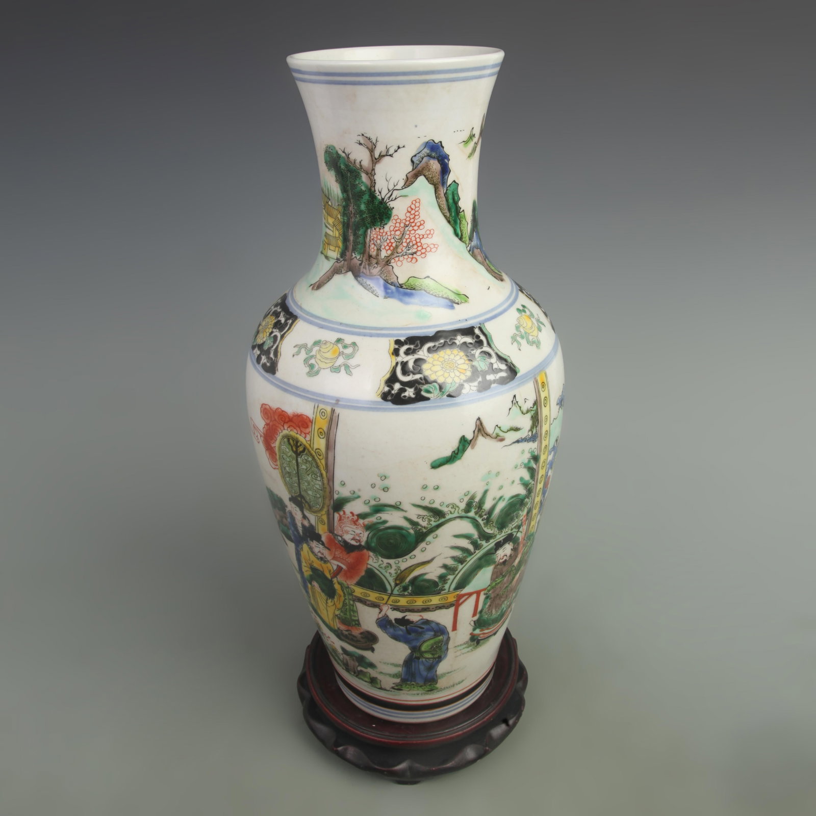 FAMILLE ROSE CHARACTER PATTERN PORCELAIN VASE: Qing Dynasty Kang Xi Period; High: 17 inch; Width: 8 inch; ;Wooden base for picture and display only.